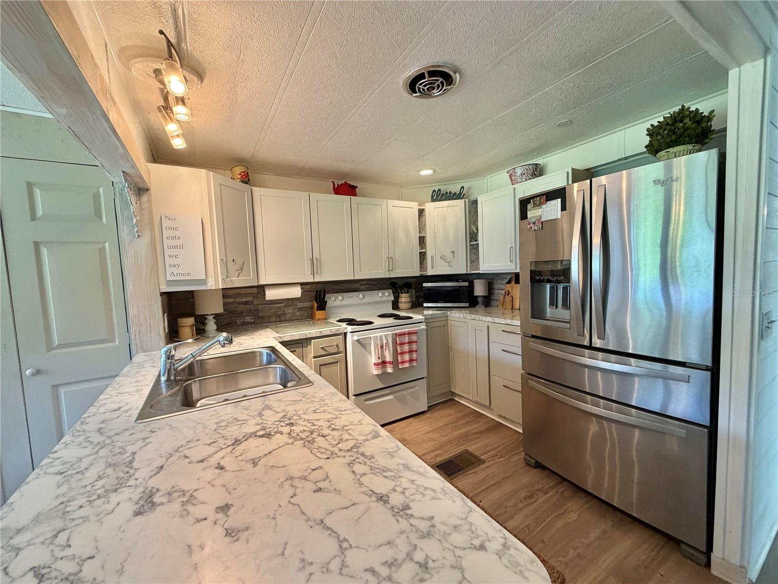 107 ROYAL PALM DRIVE, Leesburg, FL 34748