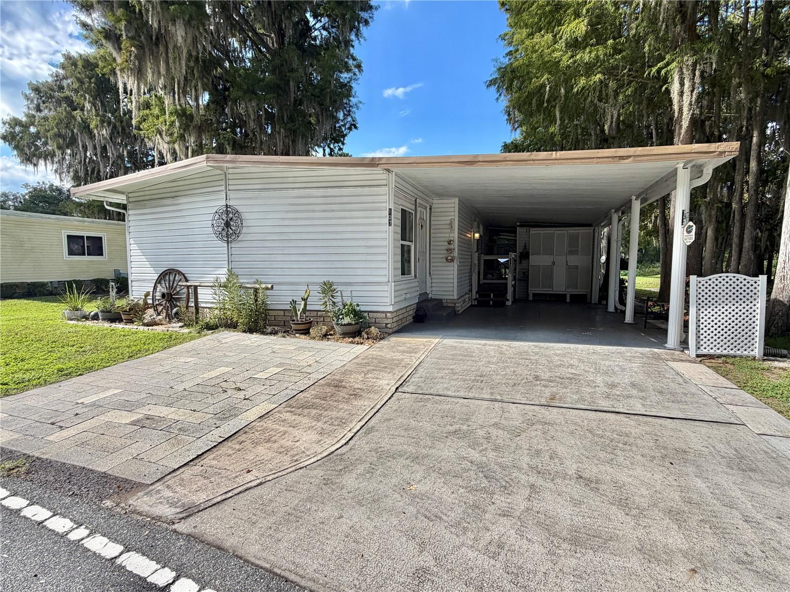 107 ROYAL PALM DRIVE, Leesburg, FL 34748