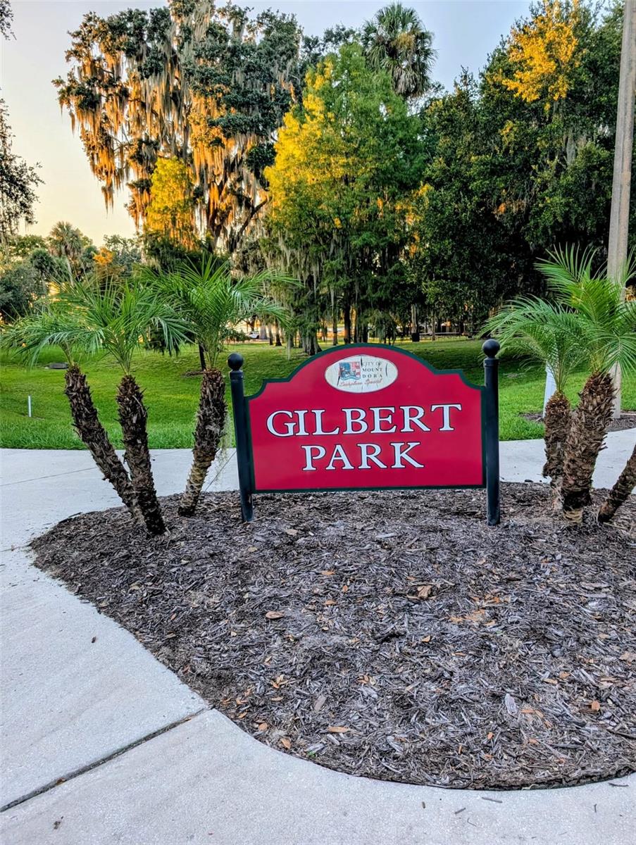 Just a few steps from Gilbert Park