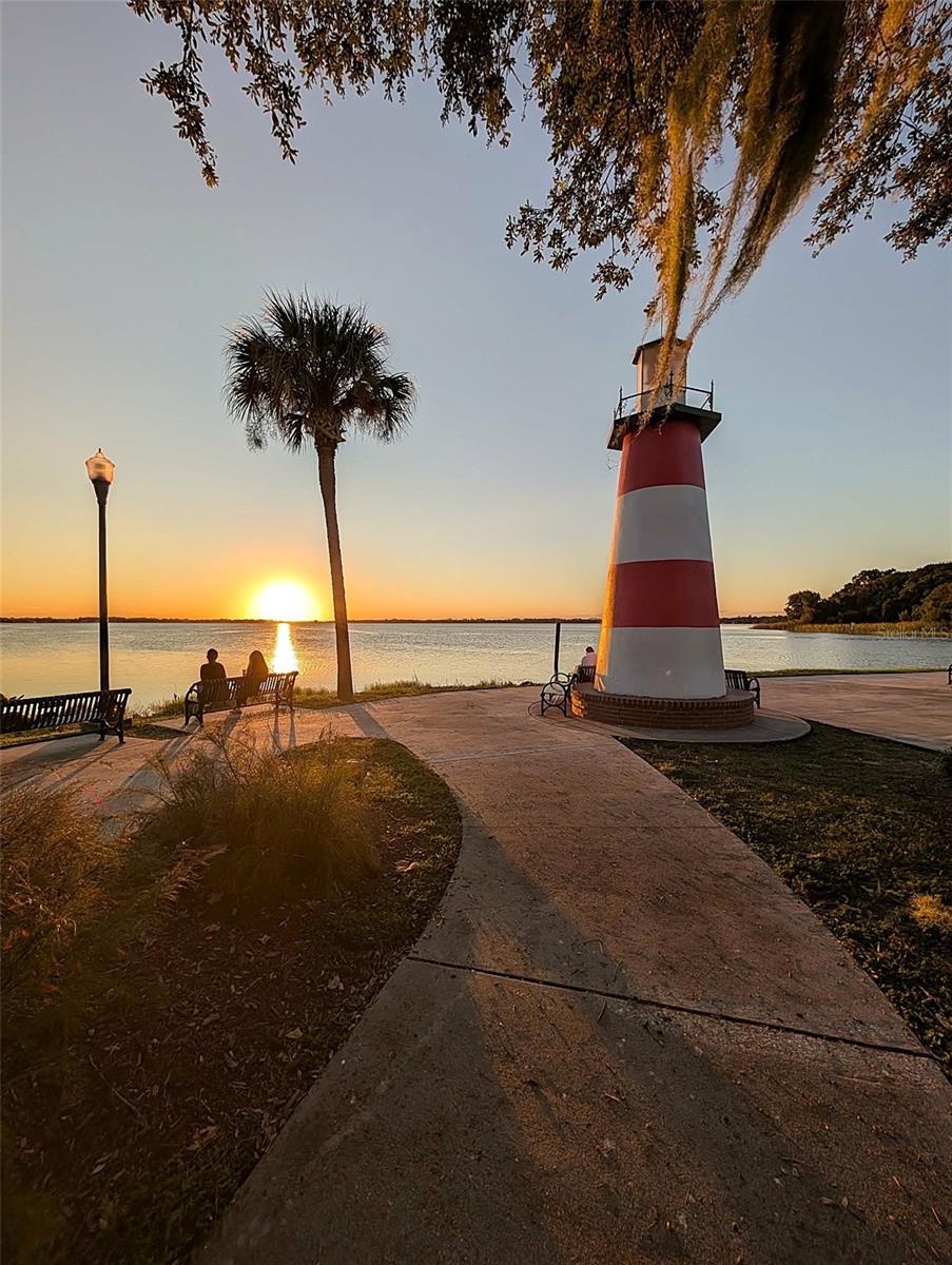 Stoll to the Mount Dora Light house to enjoy the sunset.