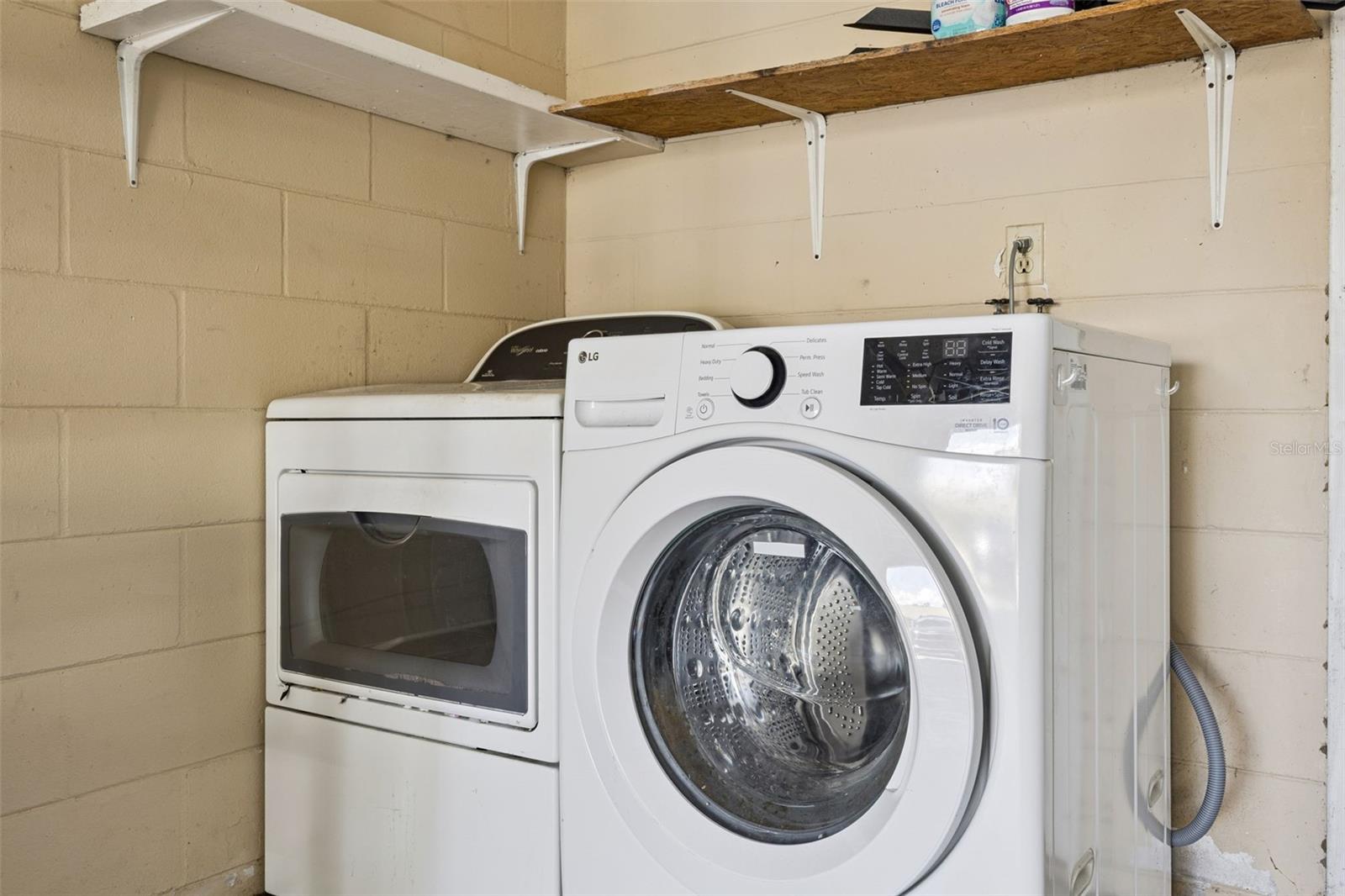 Dryer and Washer hook ups in Garage.