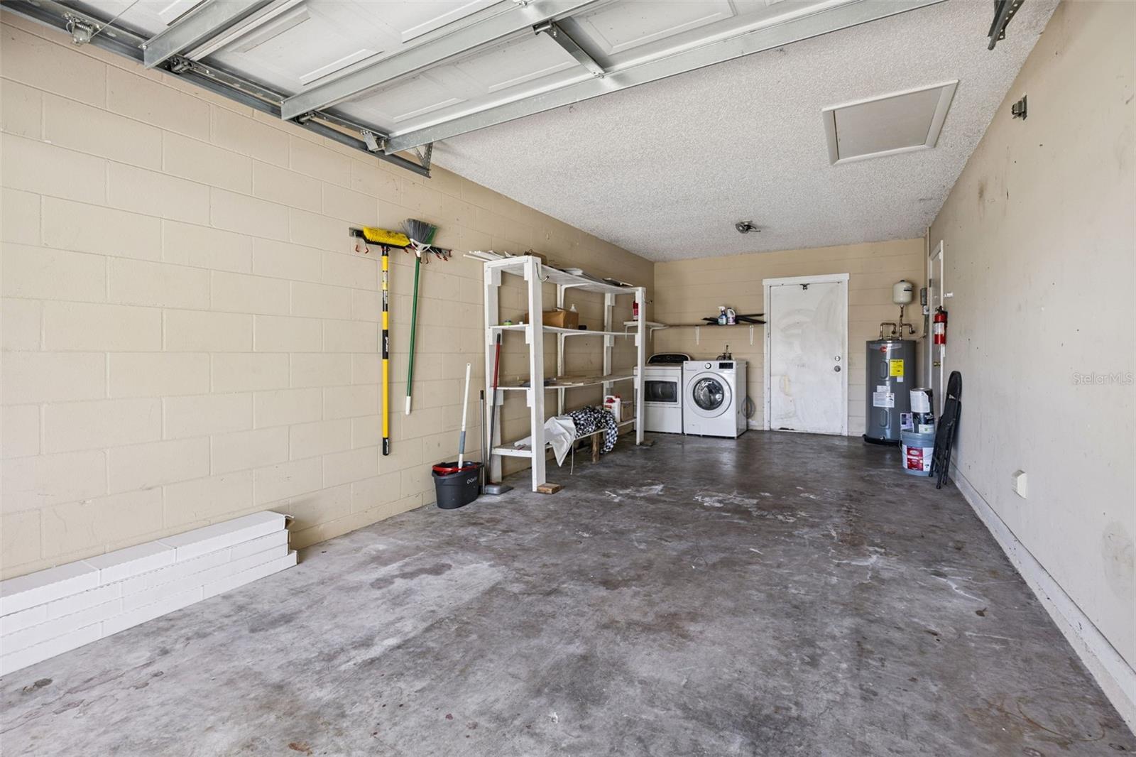 Garage Interior - 11.4 X 25