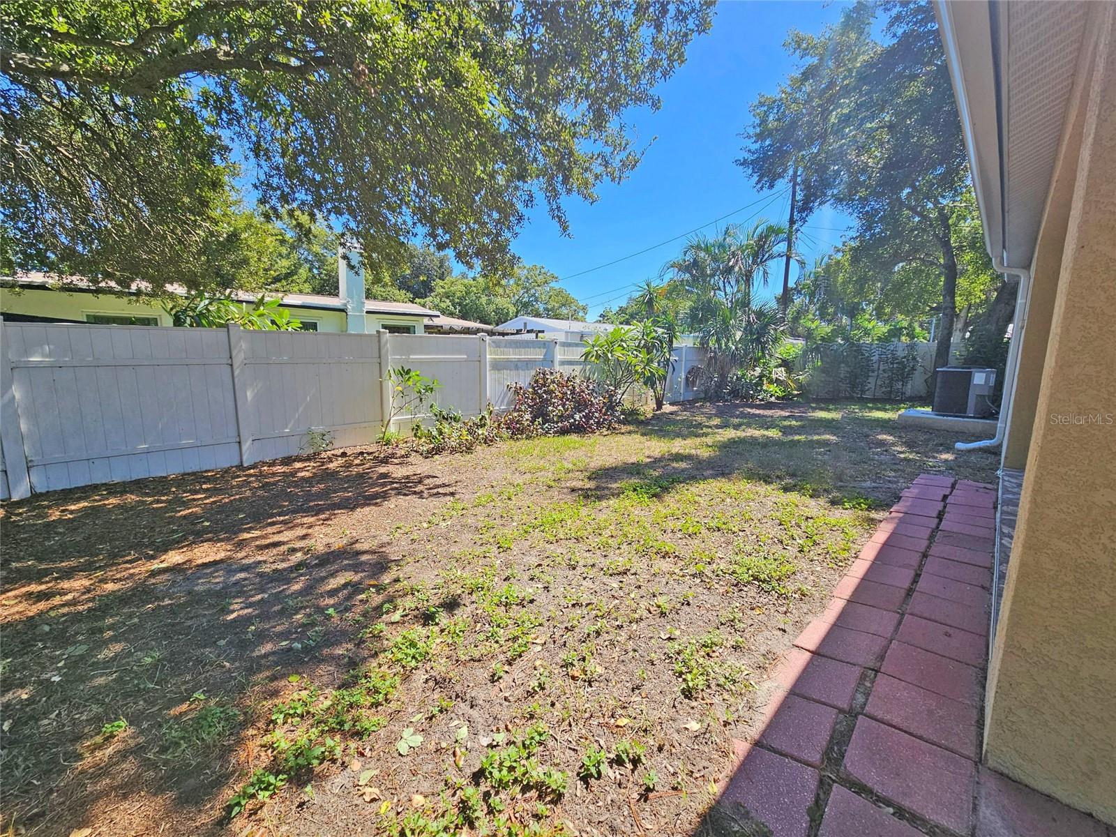 12141 137TH STREET N, Largo, FL 33774