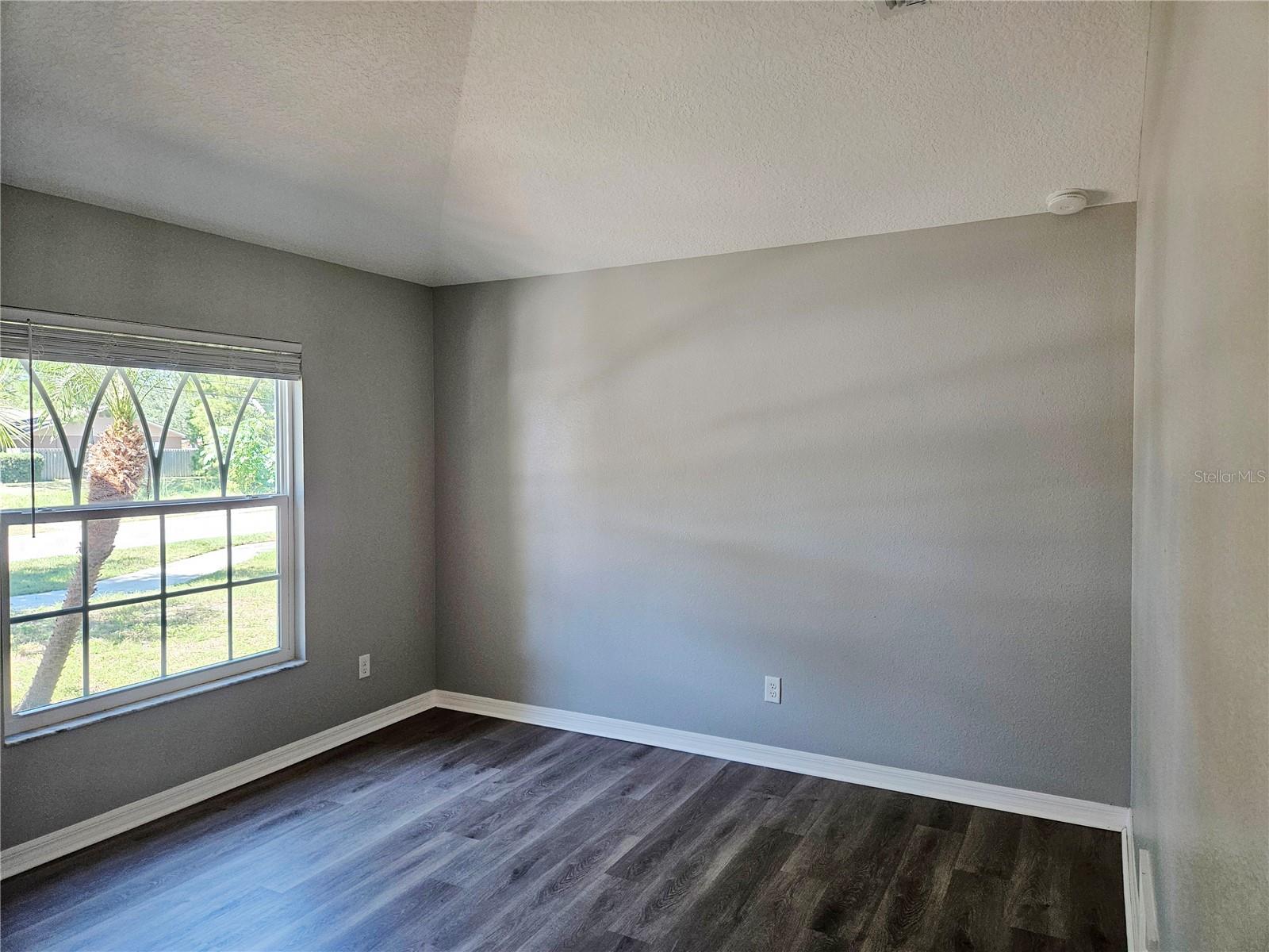 12141 137TH STREET N, Largo, FL 33774
