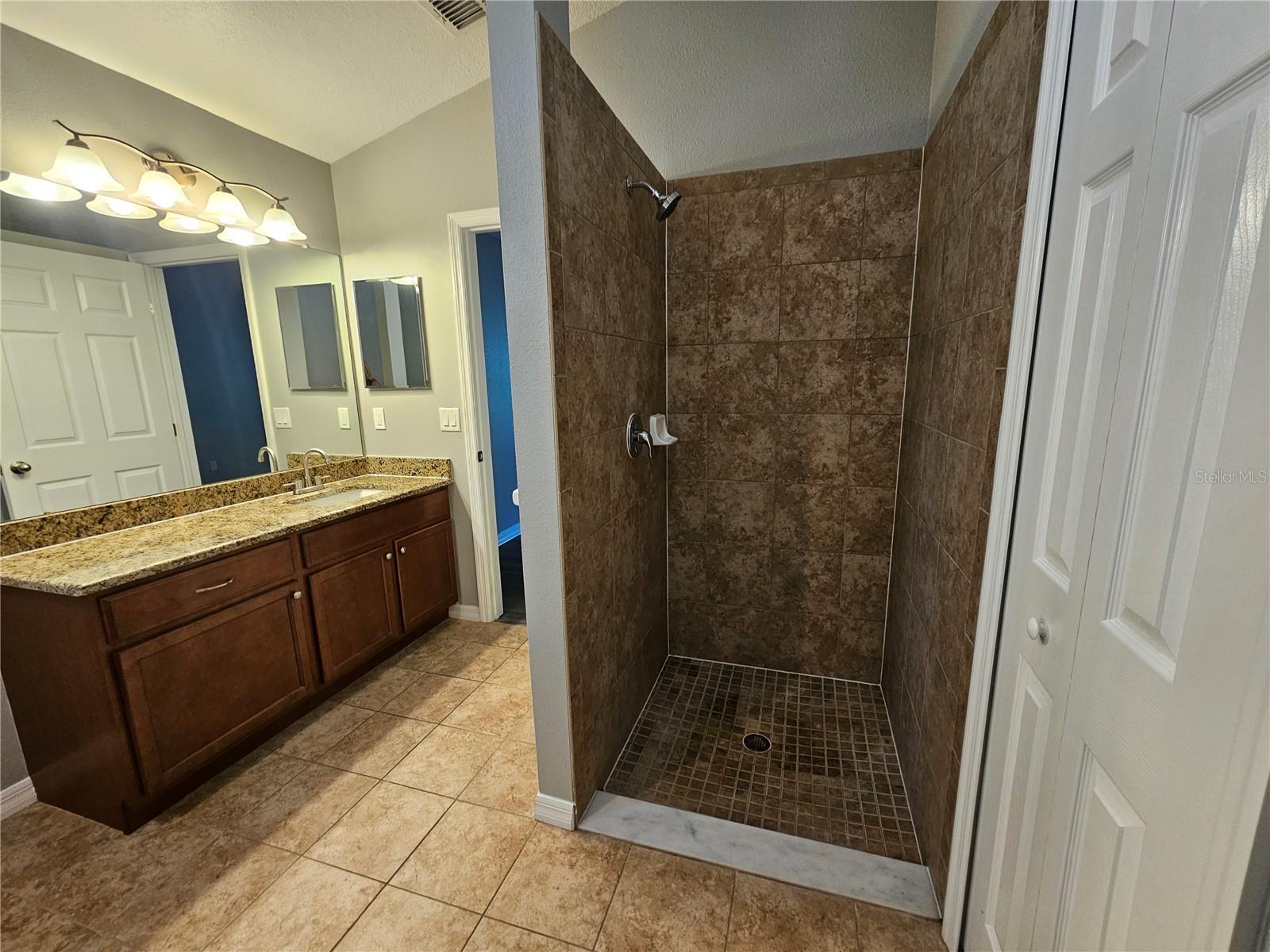 12141 137TH STREET N, Largo, FL 33774