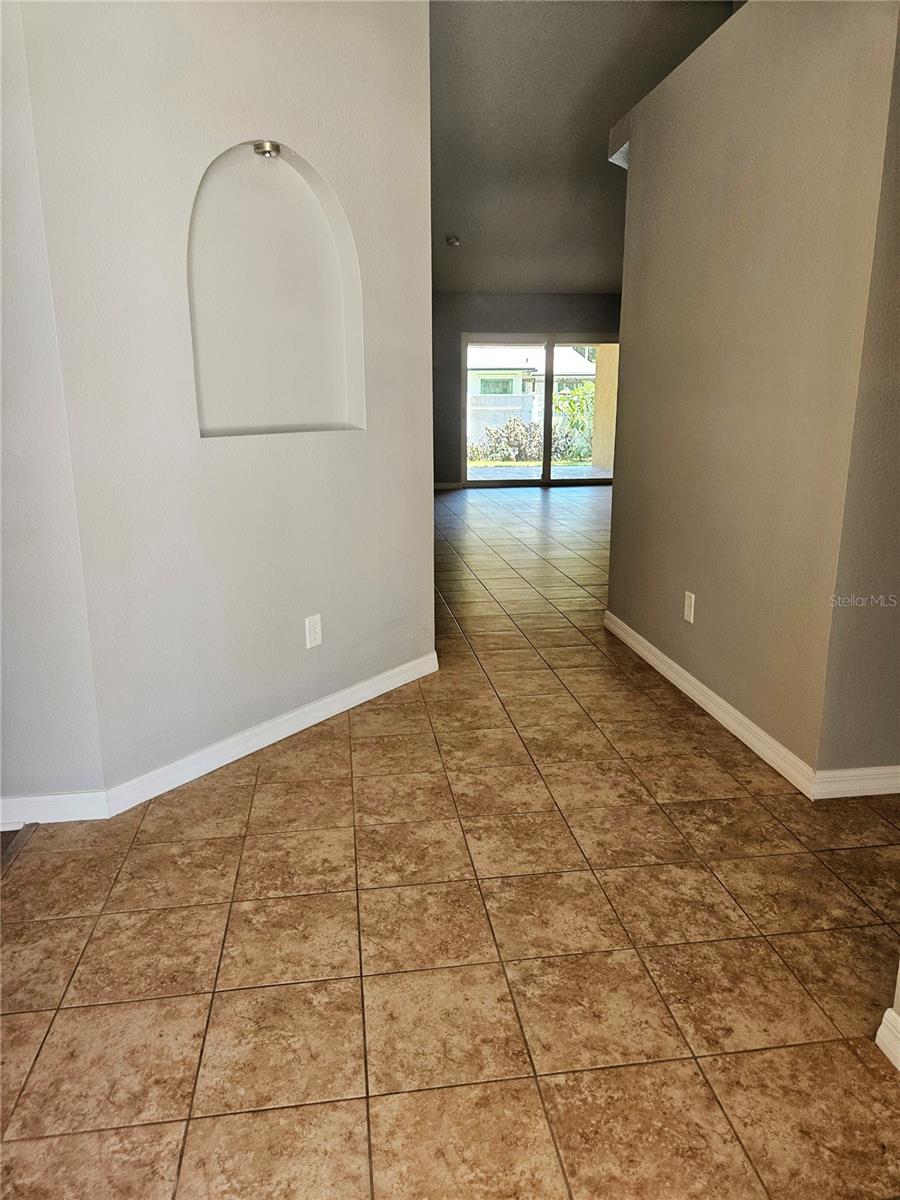12141 137TH STREET N, Largo, FL 33774