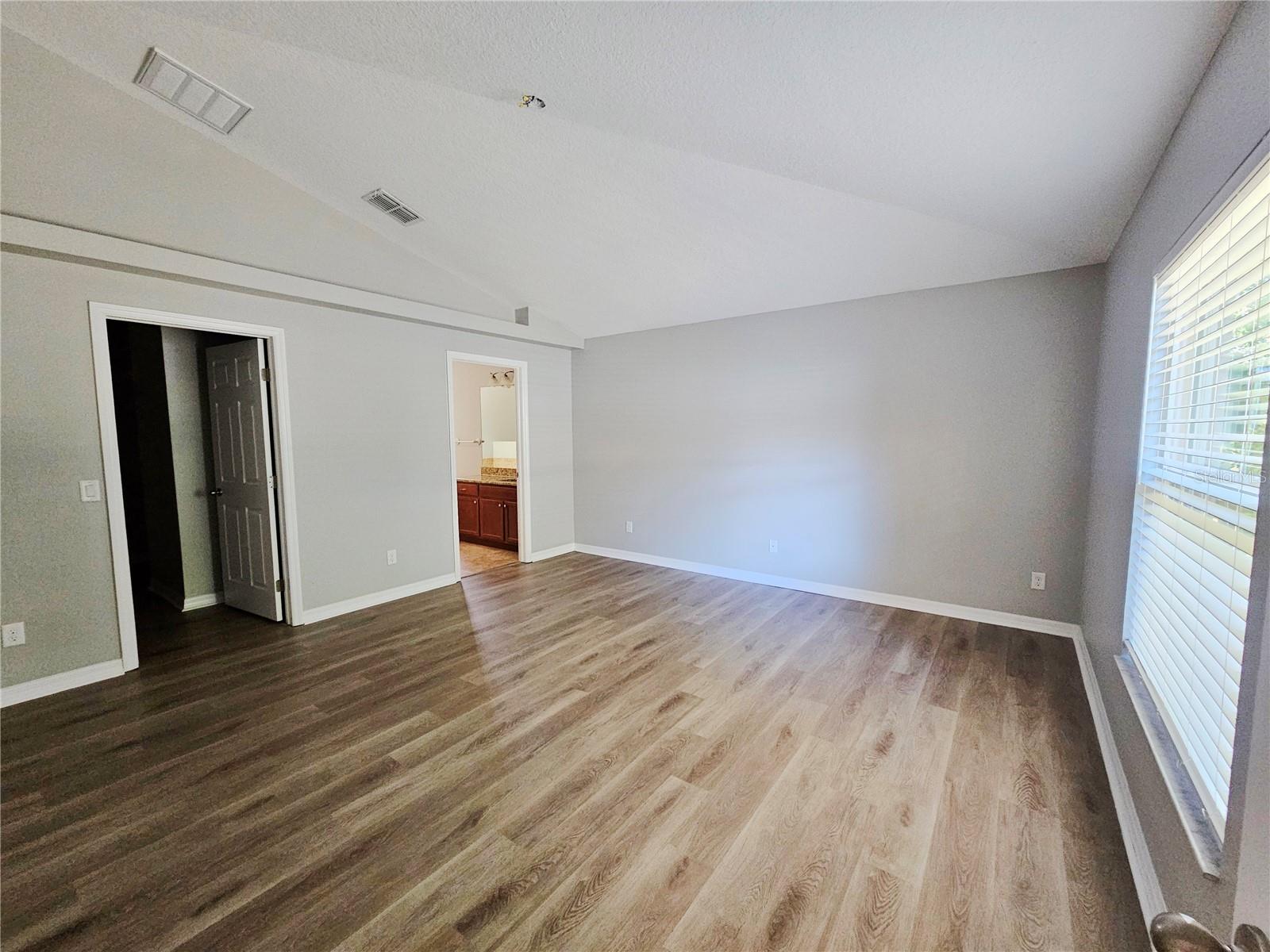 12141 137TH STREET N, Largo, FL 33774