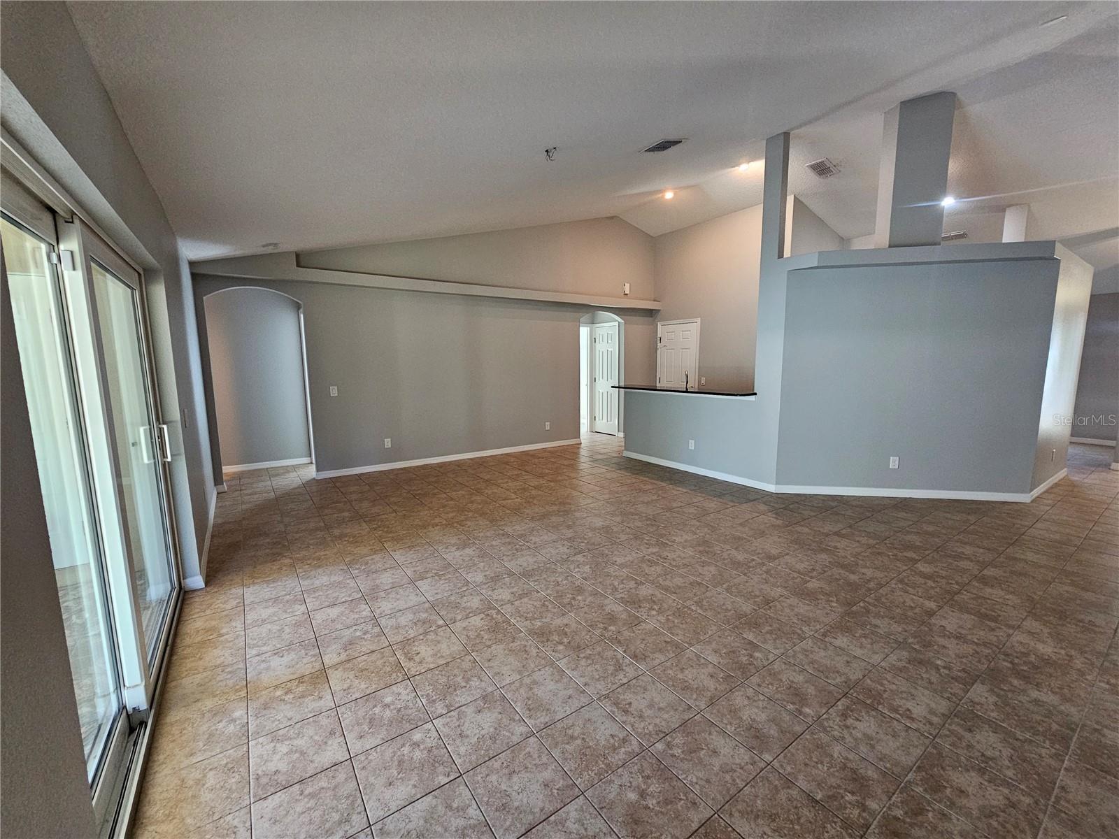 12141 137TH STREET N, Largo, FL 33774