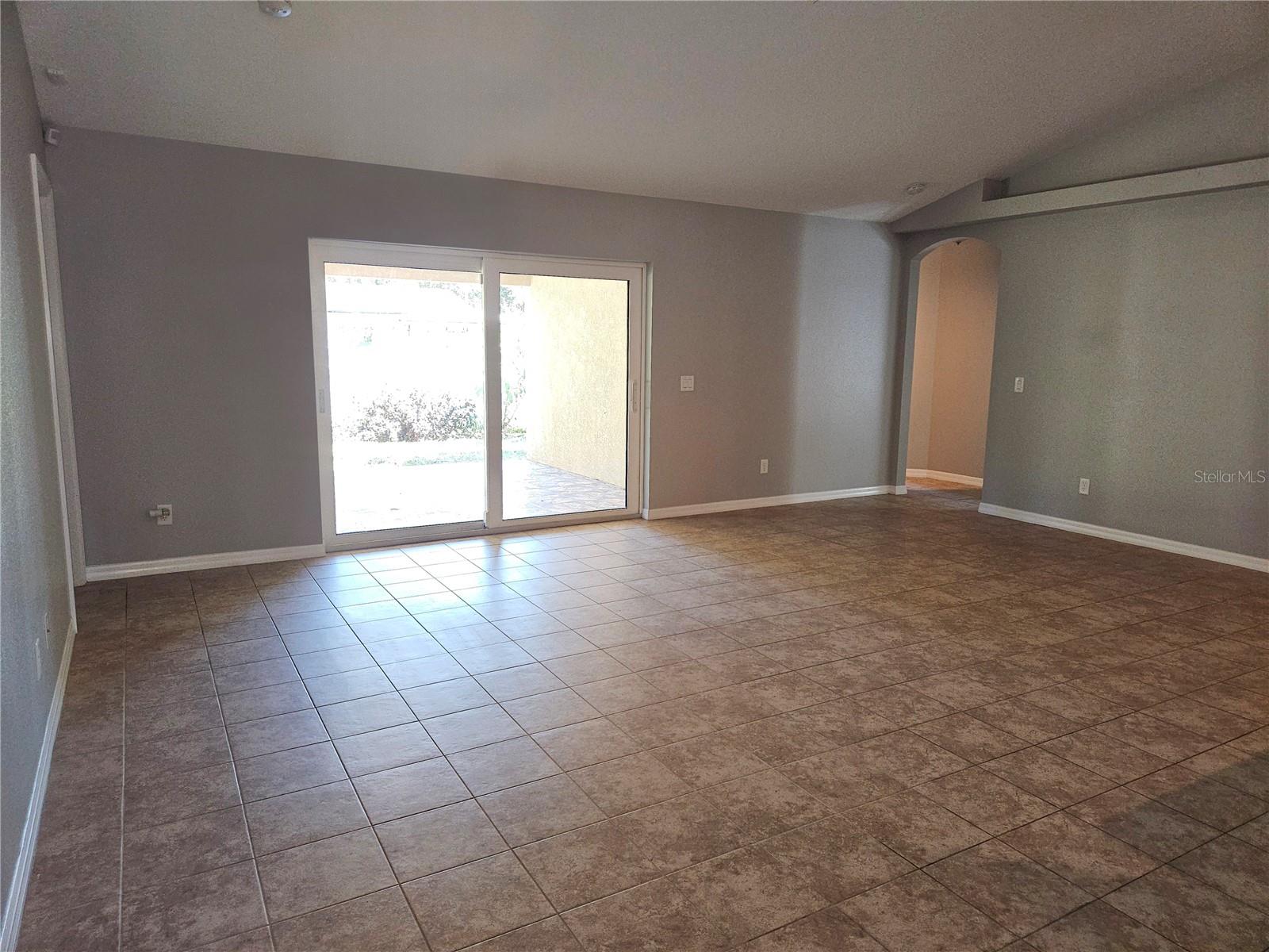 12141 137TH STREET N, Largo, FL 33774