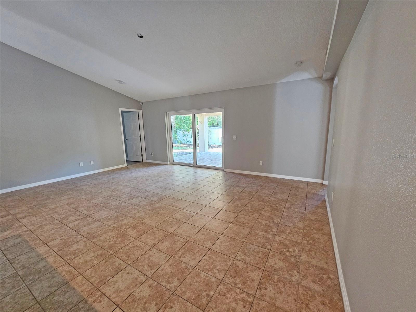 12141 137TH STREET N, Largo, FL 33774