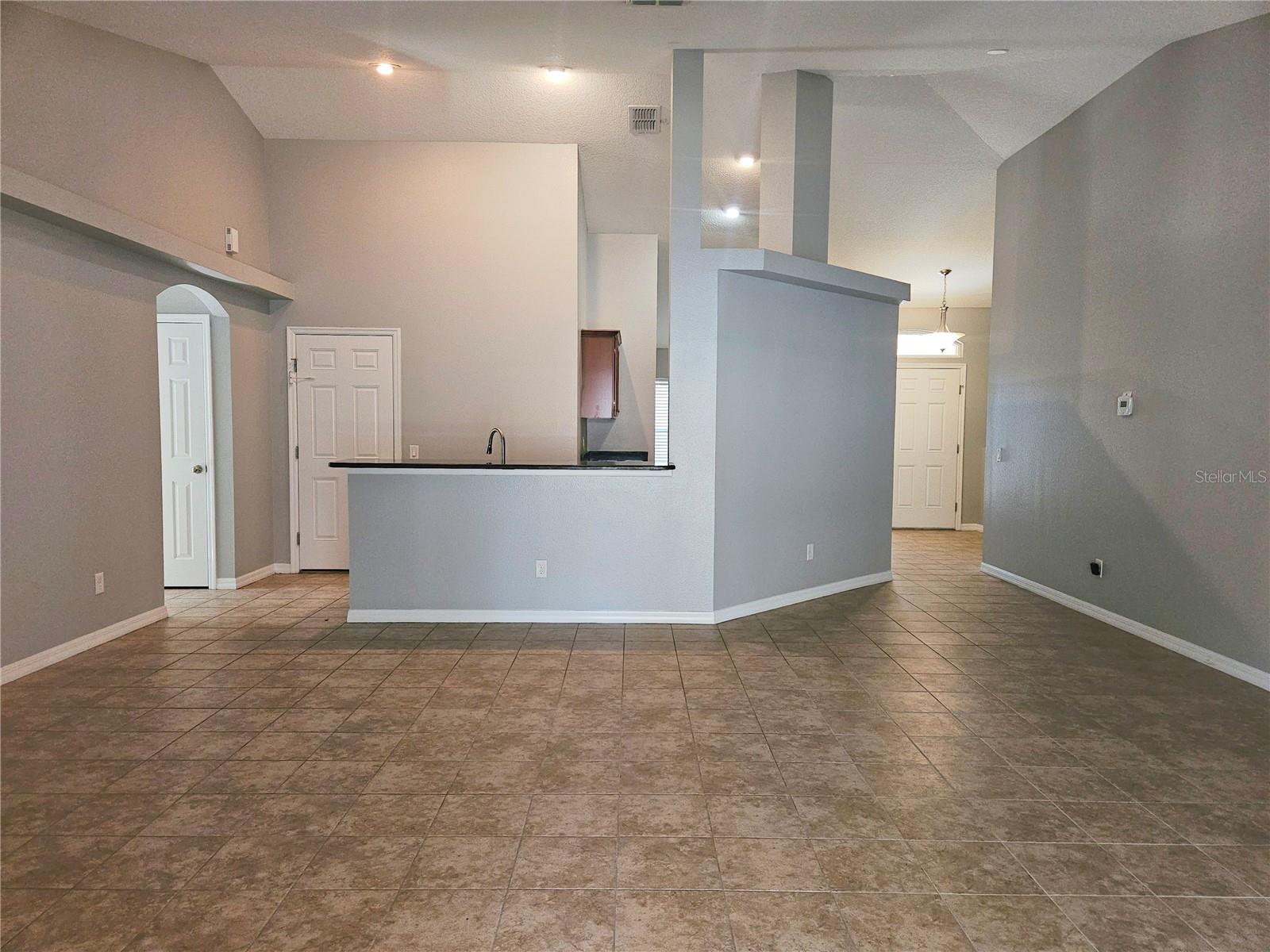 12141 137TH STREET N, Largo, FL 33774