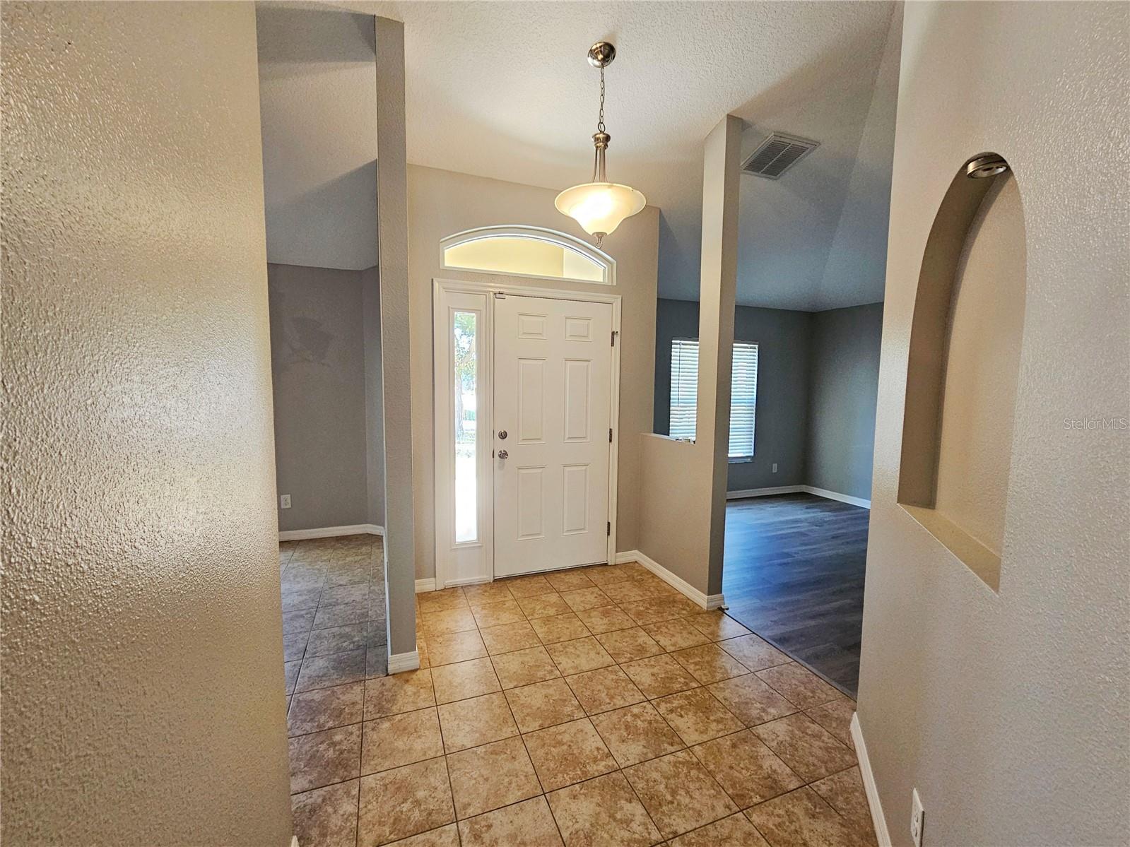 12141 137TH STREET N, Largo, FL 33774