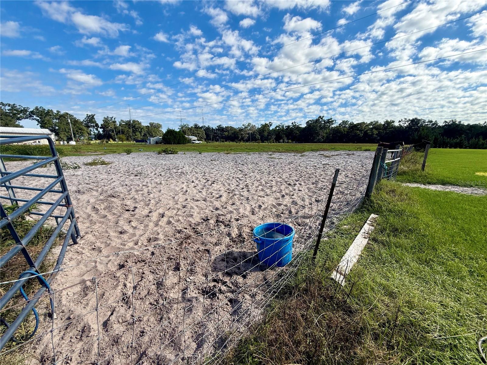 23667 81ST ROAD, O'brien, FL 32071