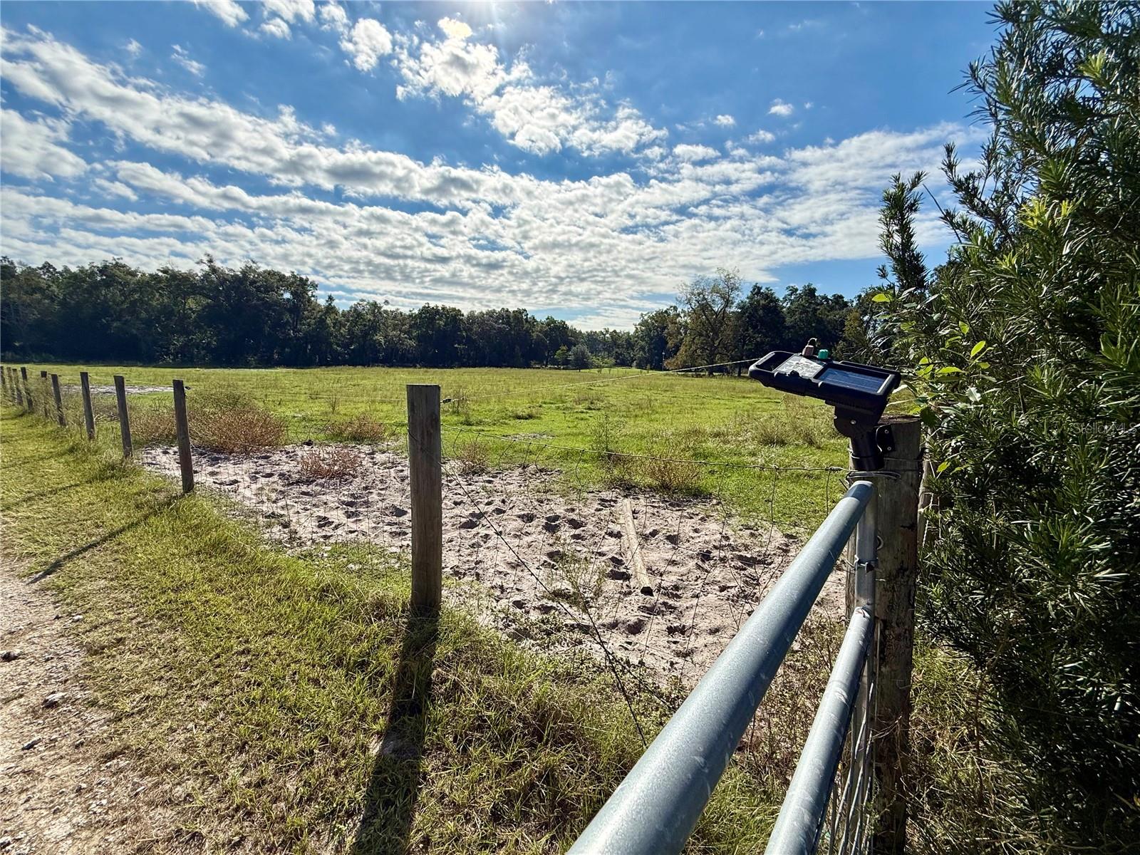 23667 81ST ROAD, O'brien, FL 32071