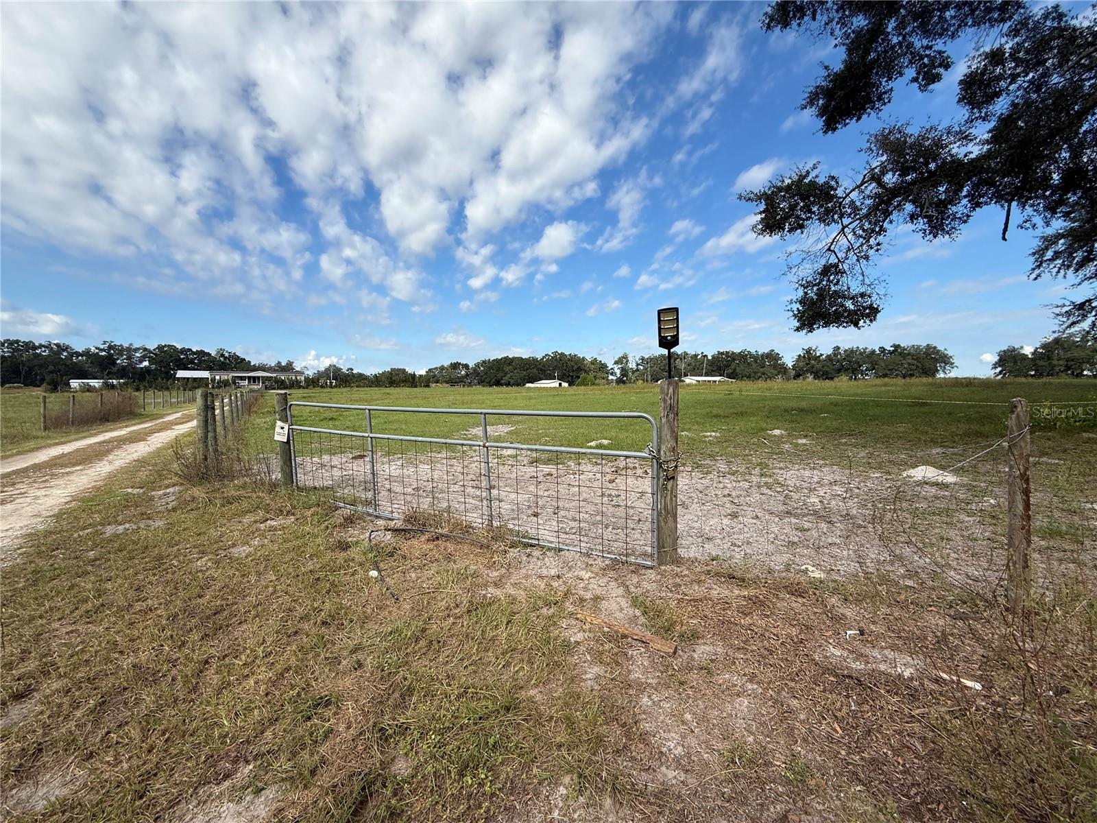 23667 81ST ROAD, O'brien, FL 32071