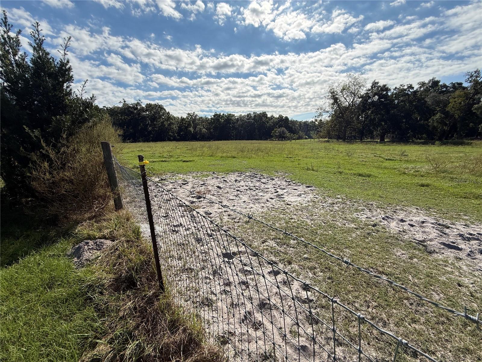 23667 81ST ROAD, O'brien, FL 32071