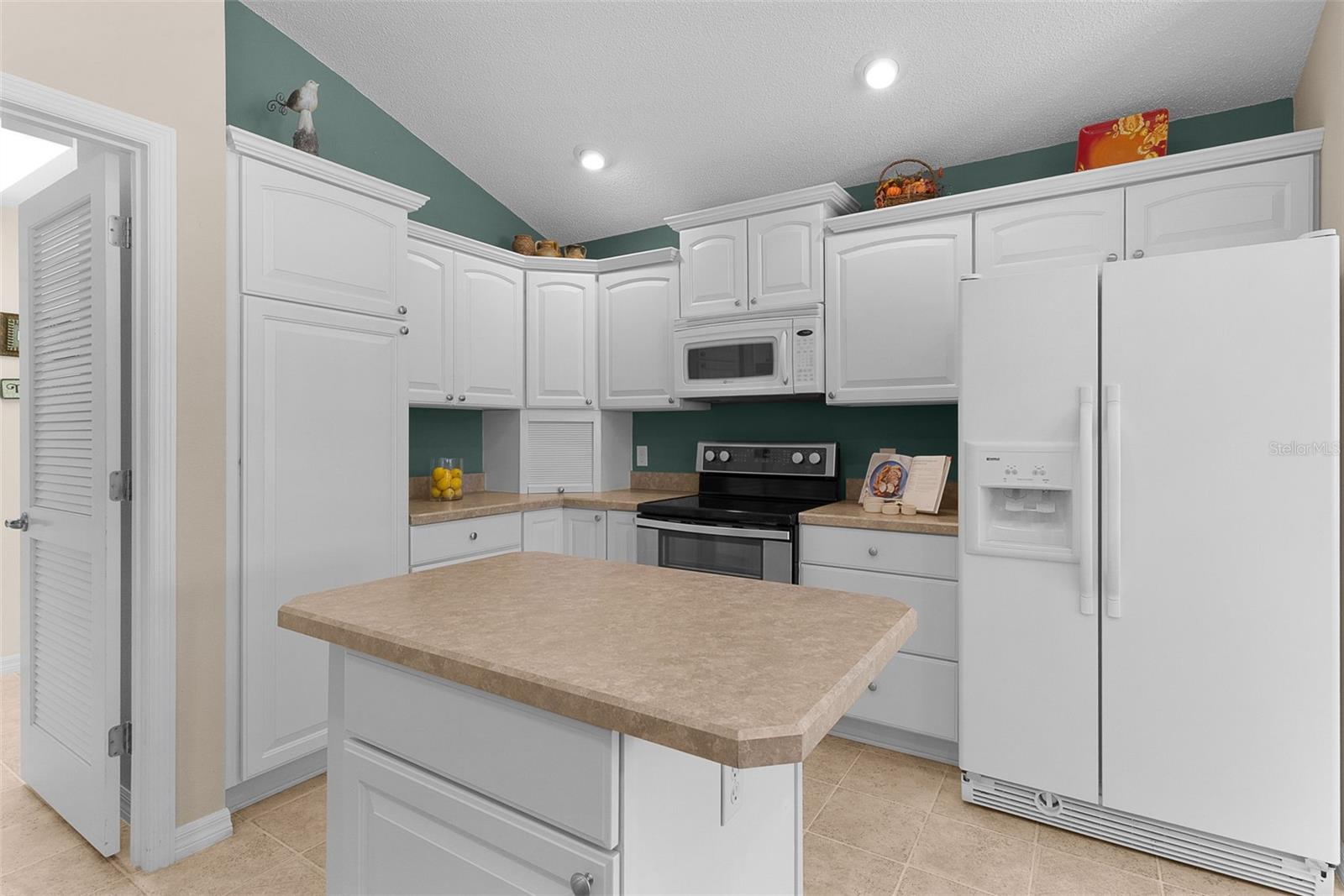 2908 MANOR DOWNS, The Villages, FL 32162