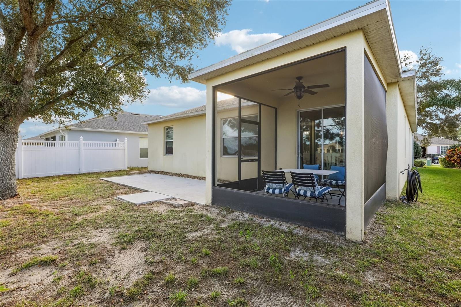 1689 STRATHMORE CIRCLE, Mount Dora, FL 32757