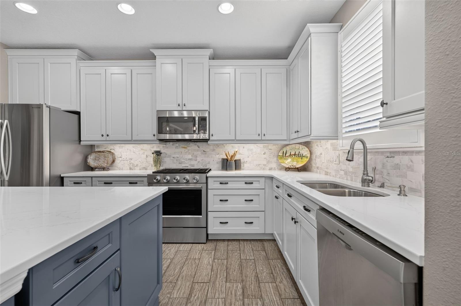75 BAYOU BEND ROAD, Groveland, FL 34736