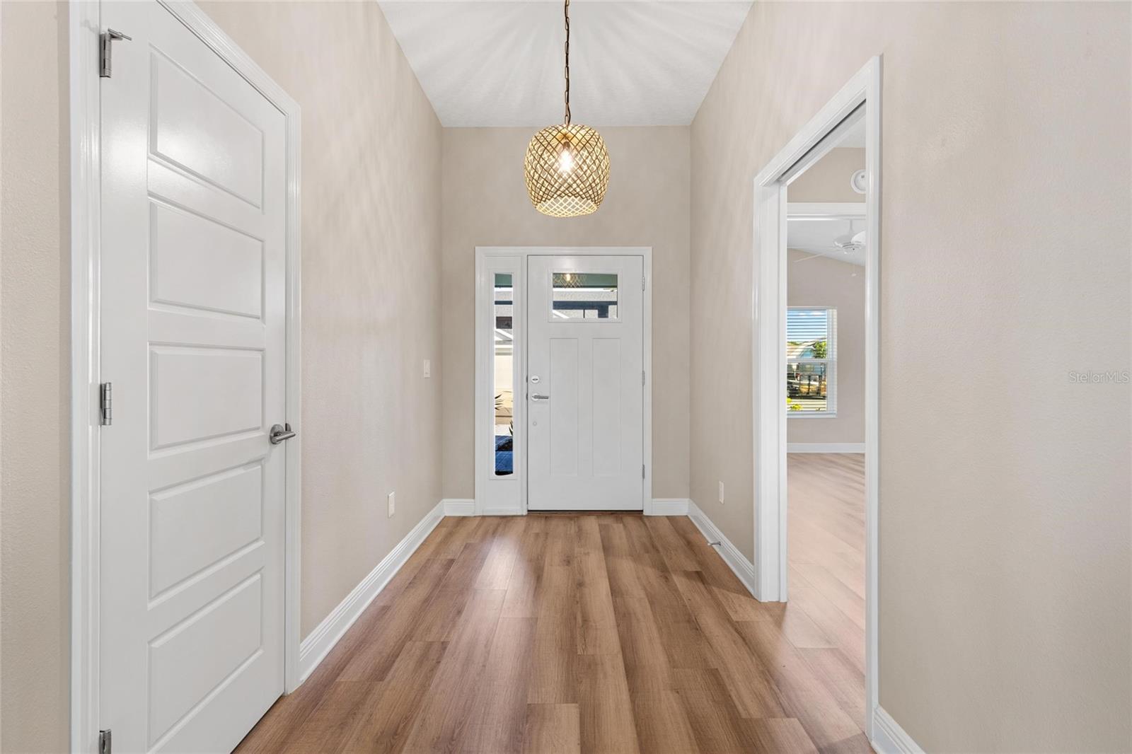 Reversed foyer view