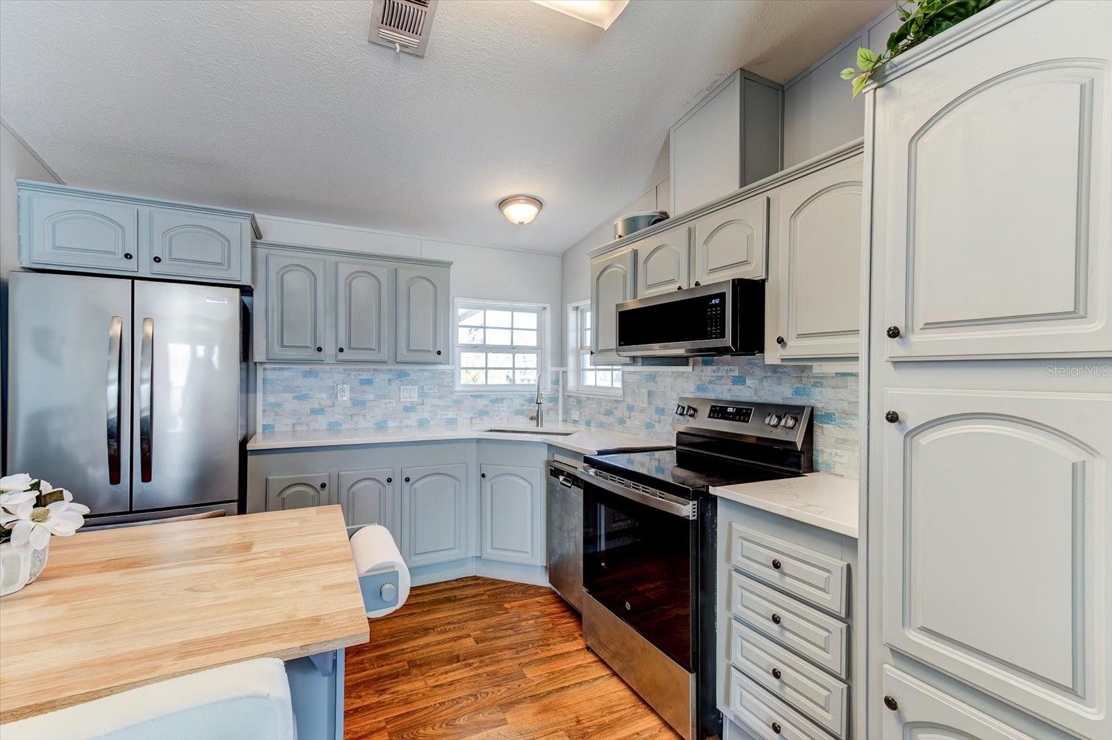 1440 S SHORE DRIVE, Tavares, FL 32778