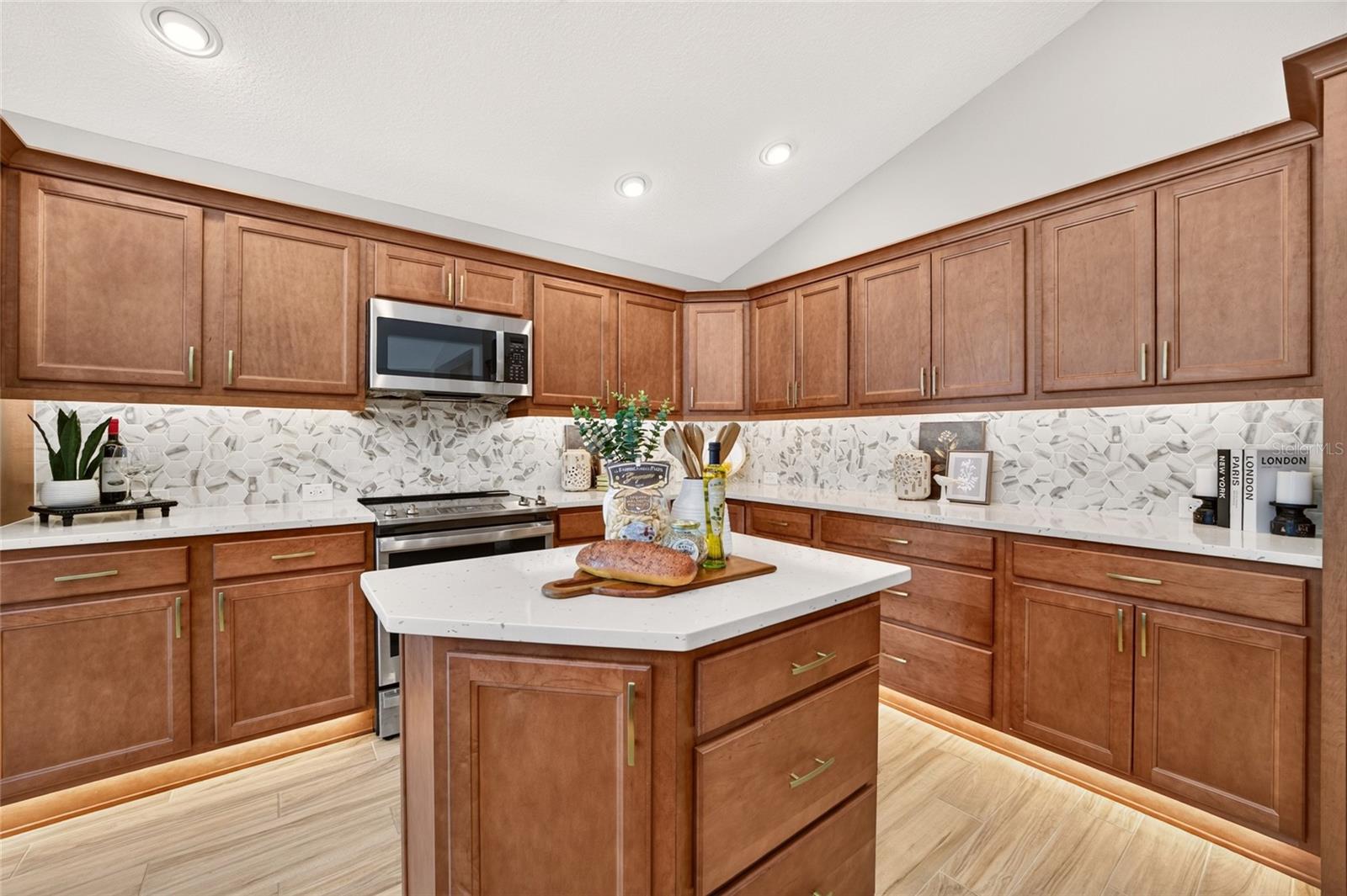 889 JAY STREET, The Villages, FL 32163