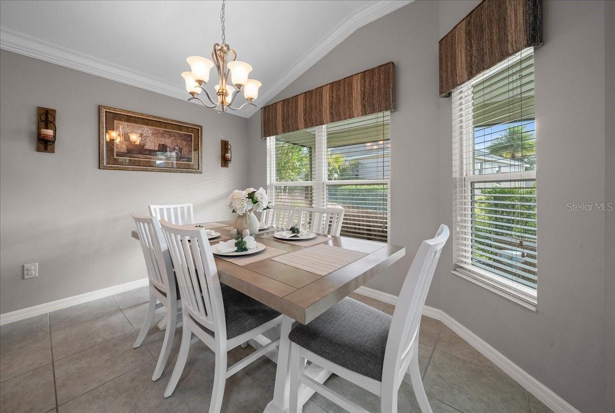 Eat-in Kitchen
