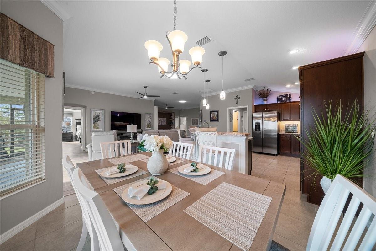 Dining Area / Eat-in Kitchen