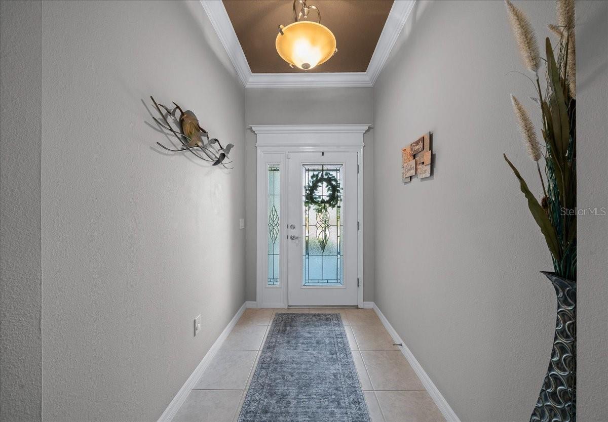 Leaded Glass Front Door and Ceramic Tile in Entrance Leaded Glass Front Door and Ceramic Tile in Entrance