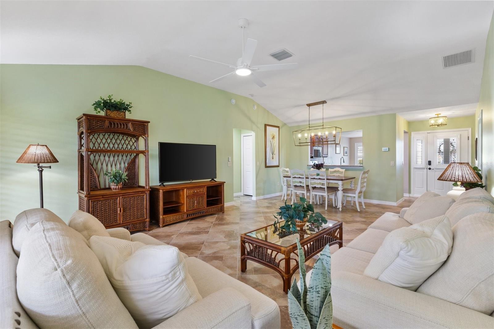 17916 SE 87TH MELROSE COURT, The Villages, FL 32162 17916 SE 87TH MELROSE COURT, The Villages, FL 32162