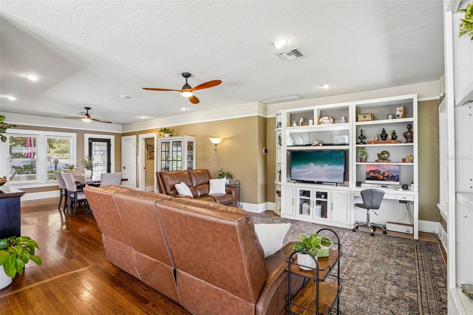 1501 FAHNSTOCK STREET, Eustis, FL 32726