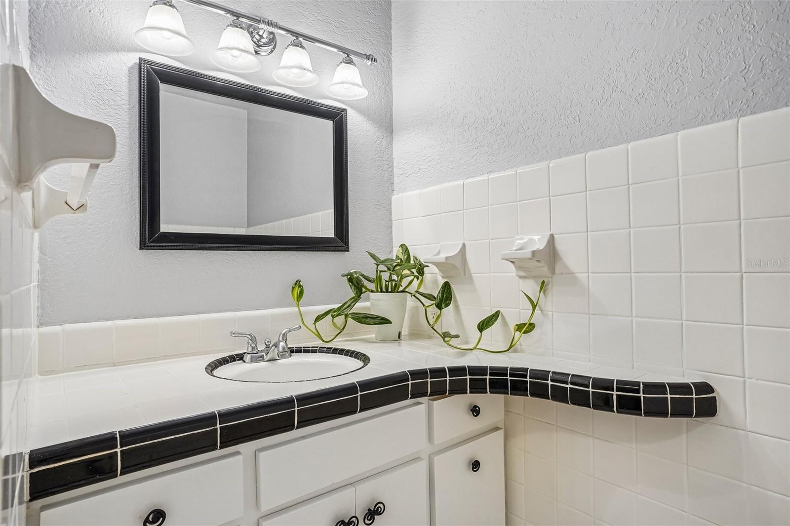 Full Hall bathroom