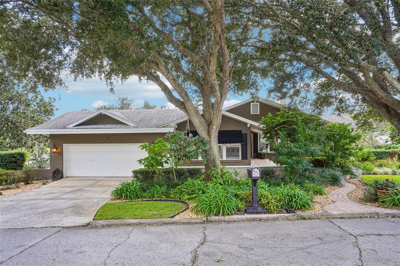 1501 FAHNSTOCK STREET, Eustis, FL 32726