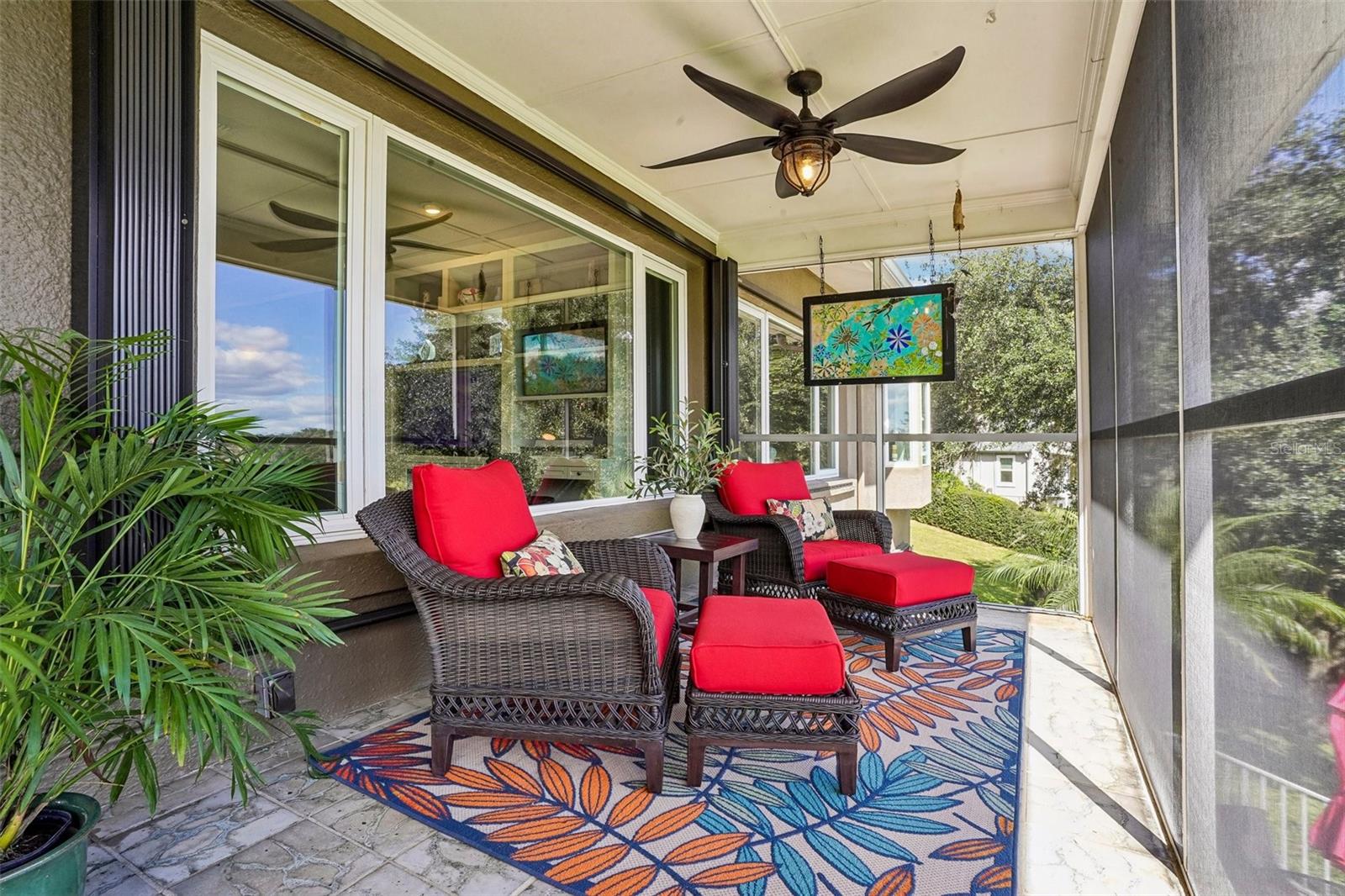 Main floor screened lanai