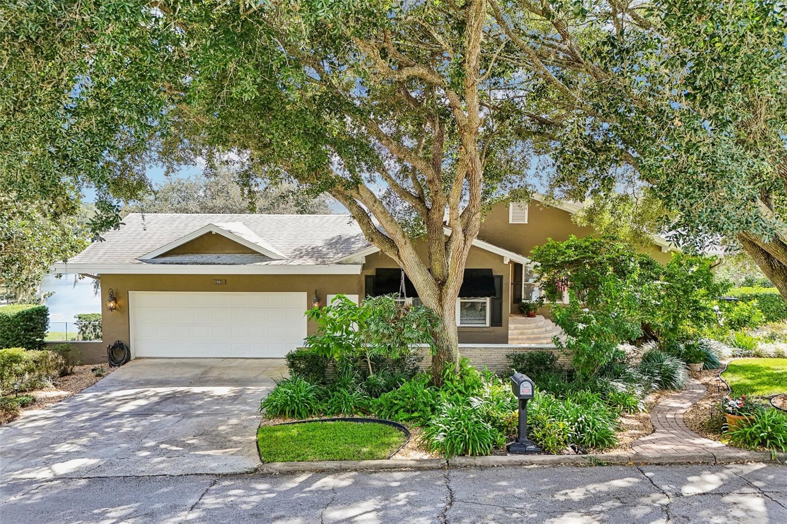 1501 FAHNSTOCK STREET, Eustis, FL 32726