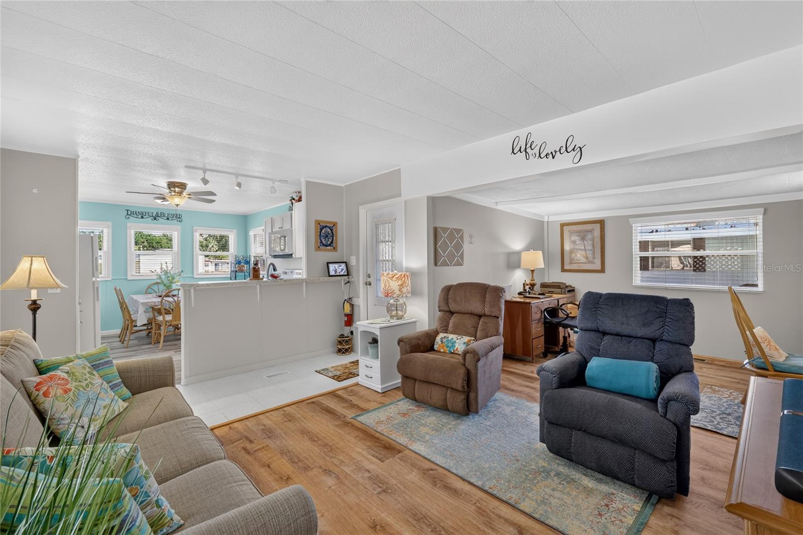 Living room/ Dinette