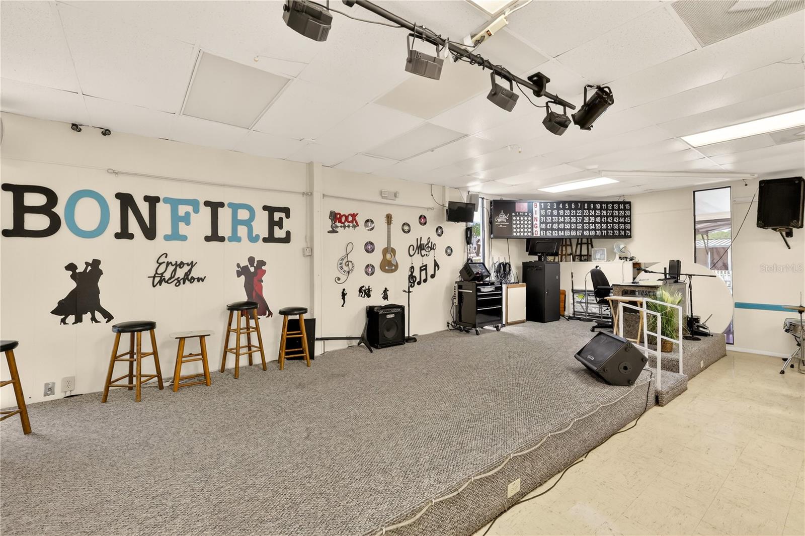 Clubhouse Entertainment Stage