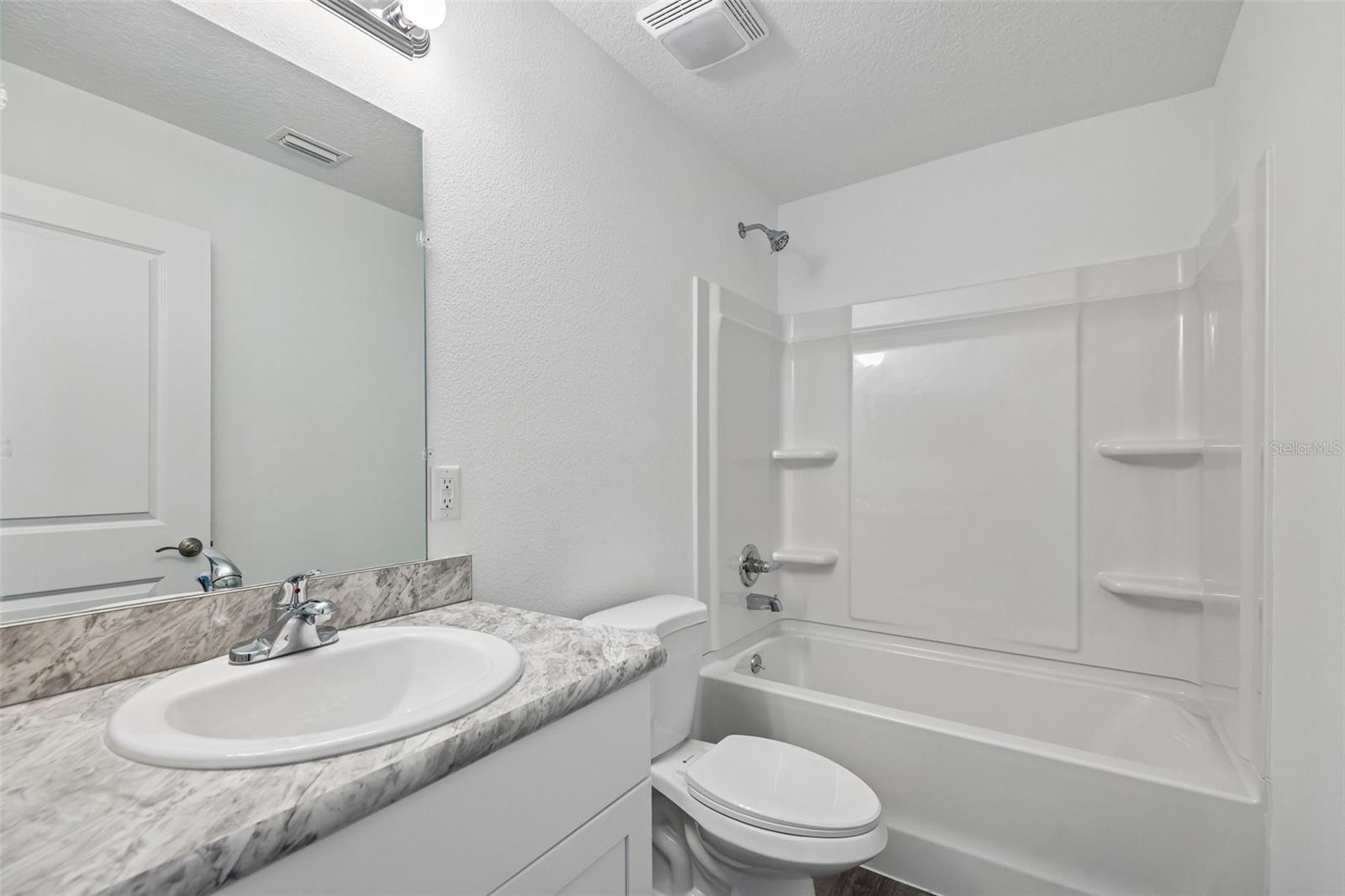 40091 OAKRIDGE DRIVE, Lady Lake, FL 32159
