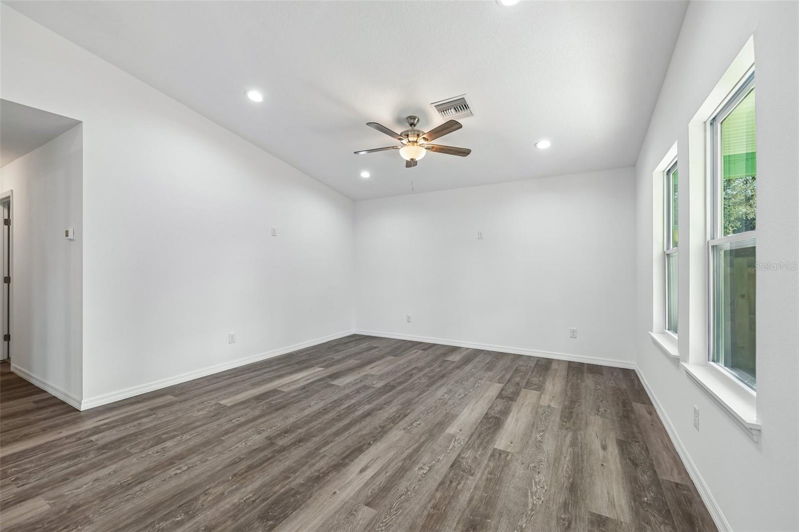 40091 OAKRIDGE DRIVE, Lady Lake, FL 32159