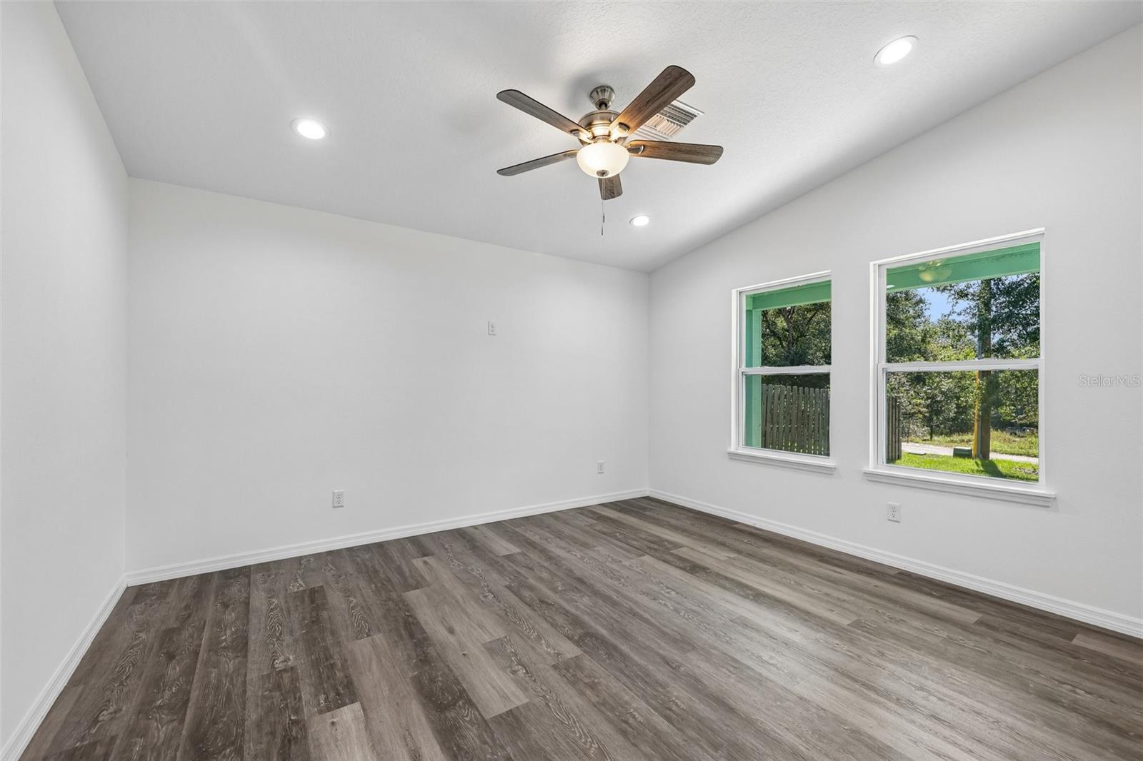 40091 OAKRIDGE DRIVE, Lady Lake, FL 32159