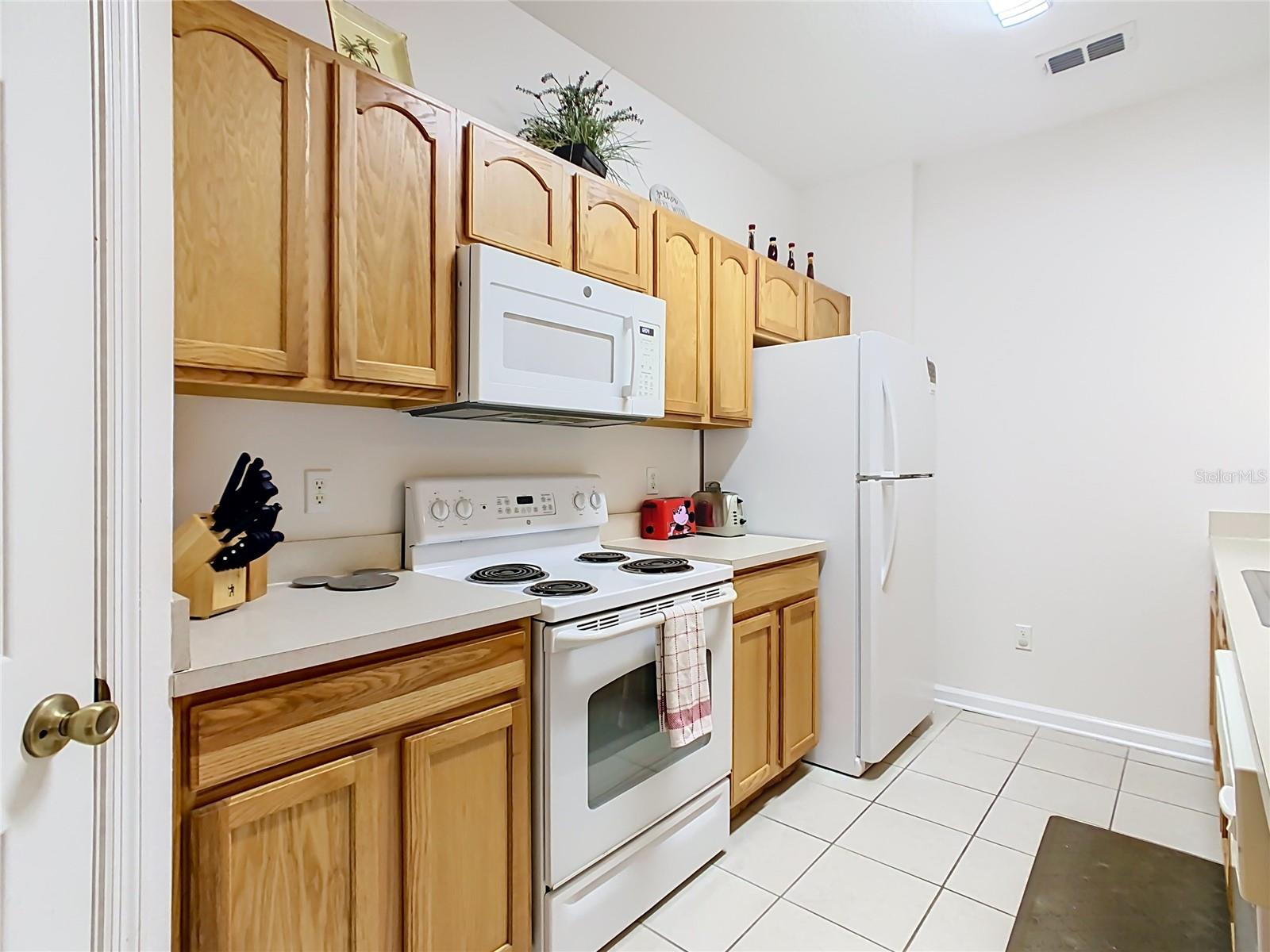 2788 ALMATON LOOP, #102, Kissimmee, FL 34747