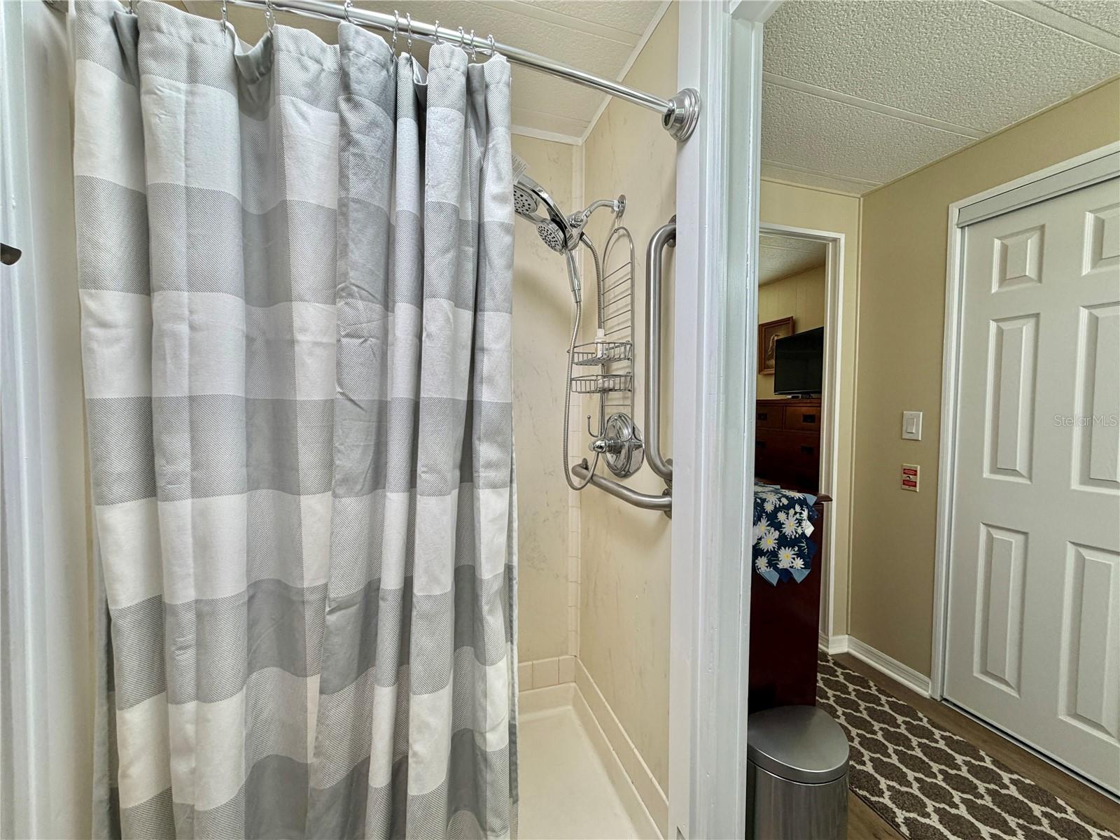 131 BOUGAINVILLEA DRIVE, Leesburg, FL 34748