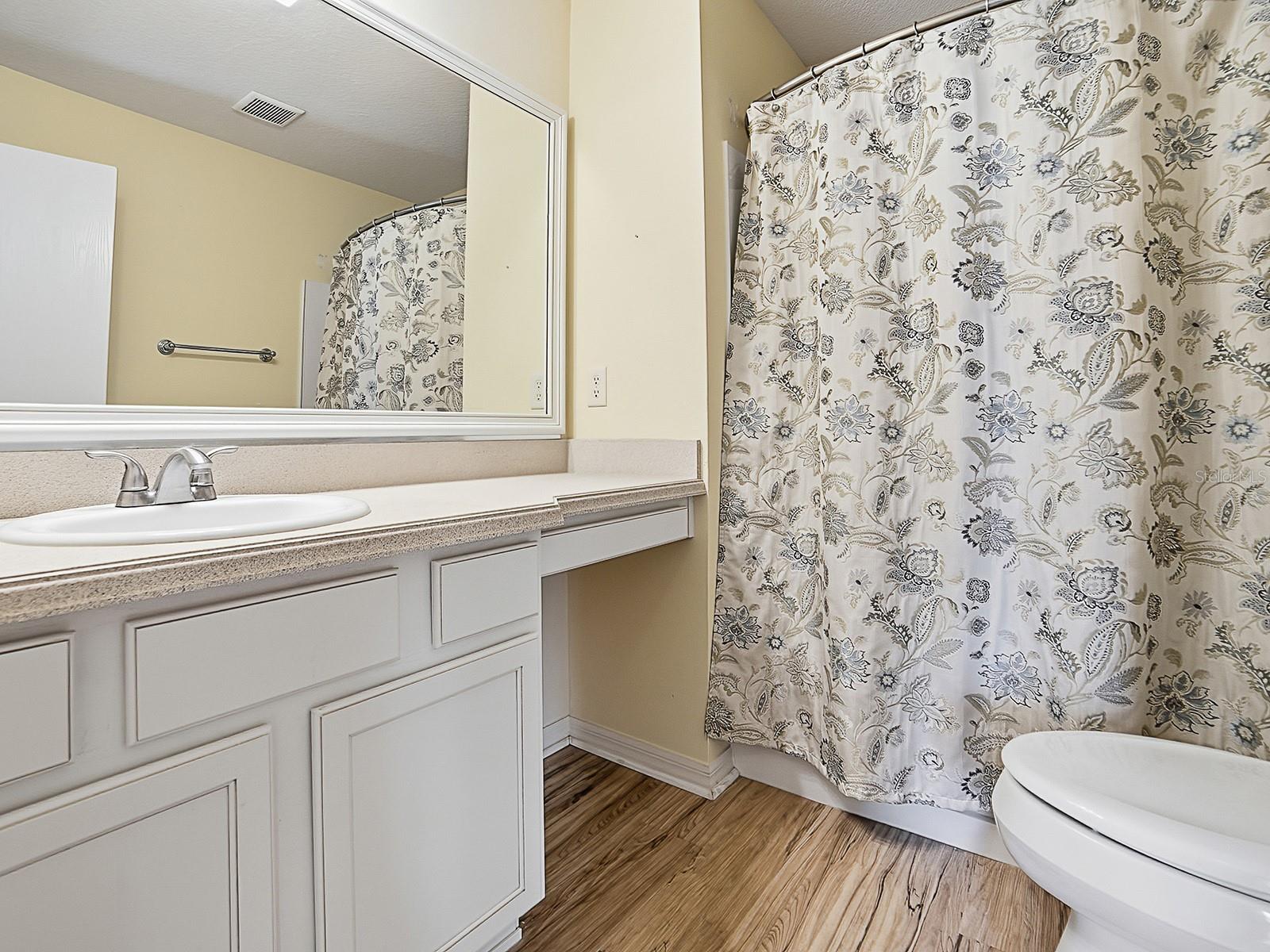 299 MERCER WAY, The Villages, FL 32162