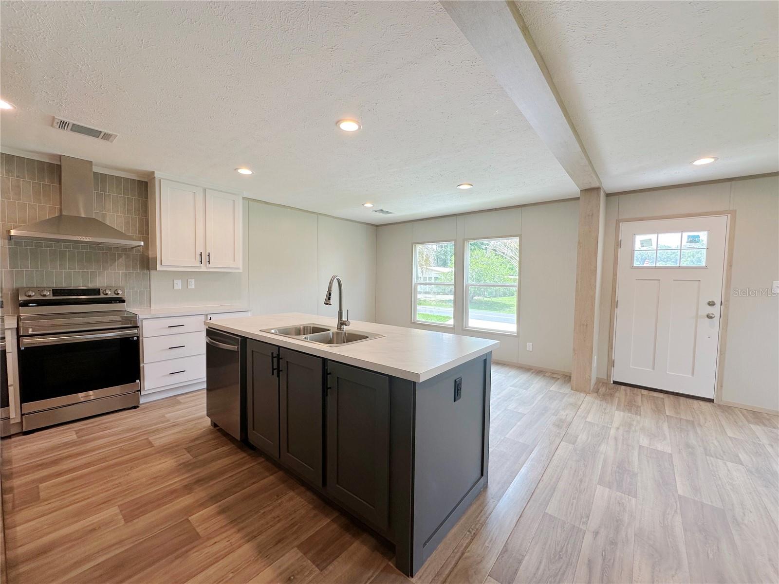 18 ROBIN ROAD, Wildwood, FL 34785
