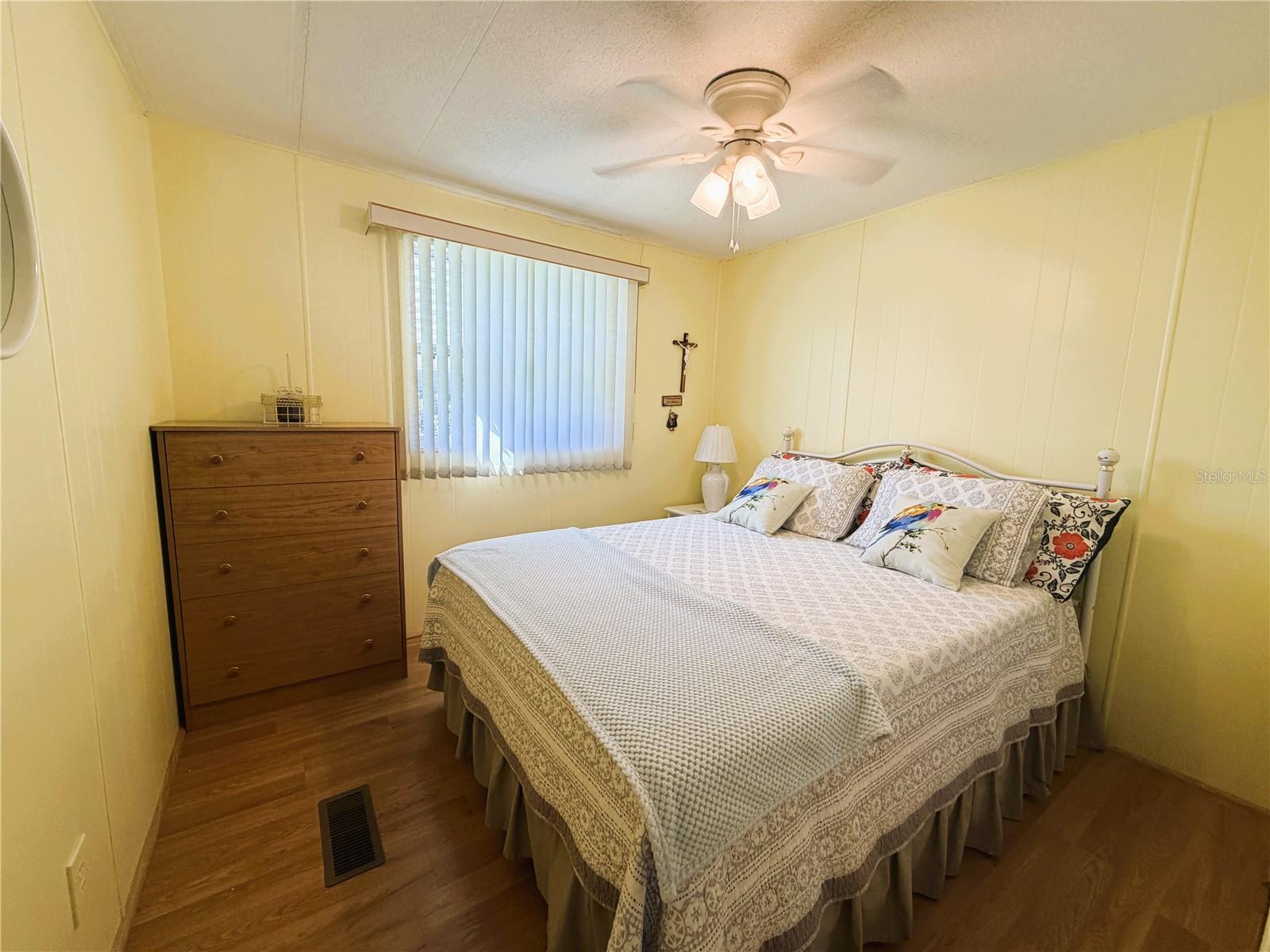 353 HAWTHORNE BOULEVARD, Leesburg, FL 34748