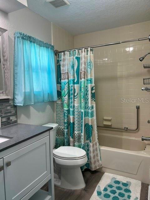 Guest Bathroom, Tub/Shower Combo with Handicap bars