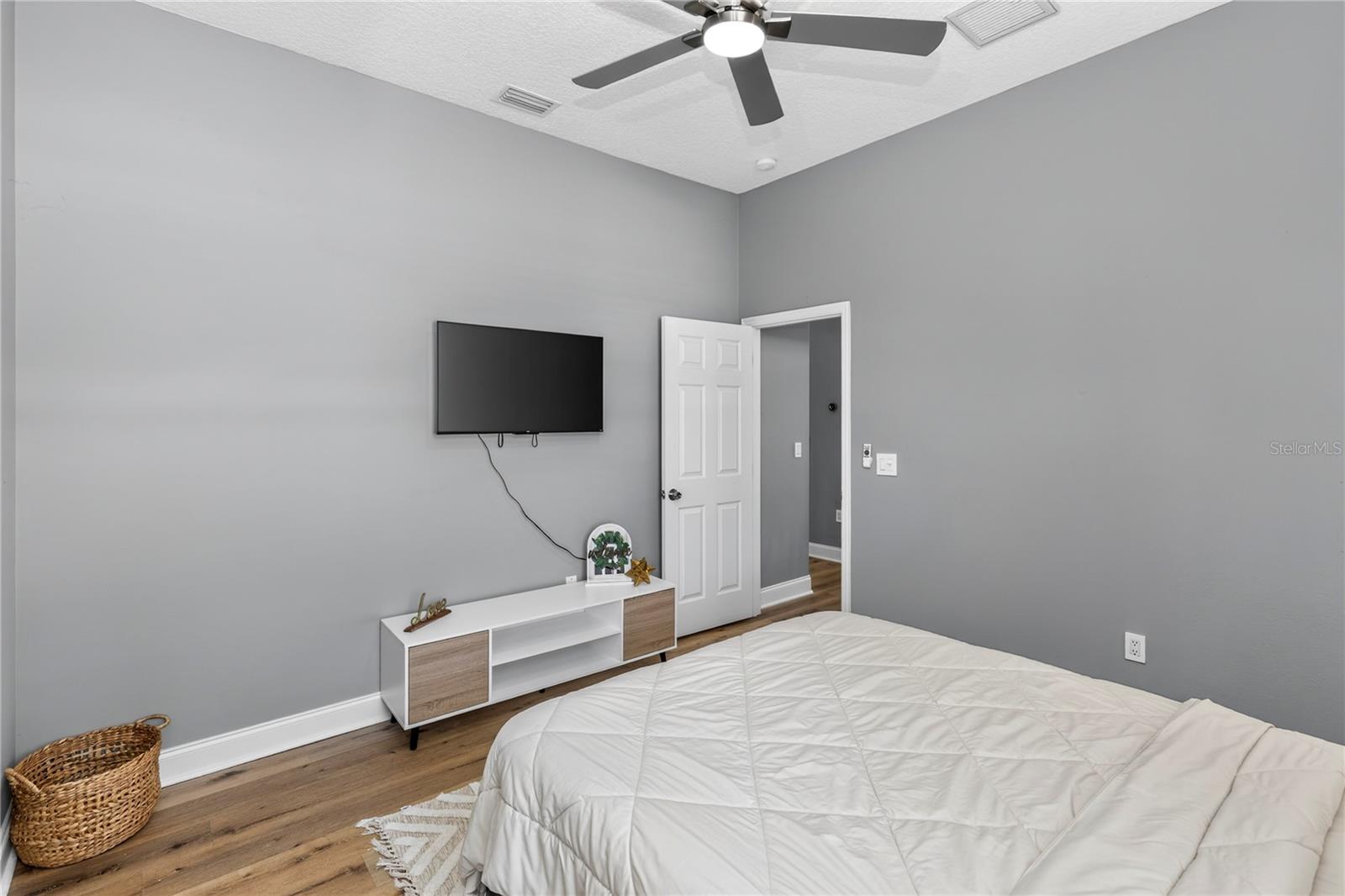 10240 BARRINGTON COURT, Leesburg, FL 34788