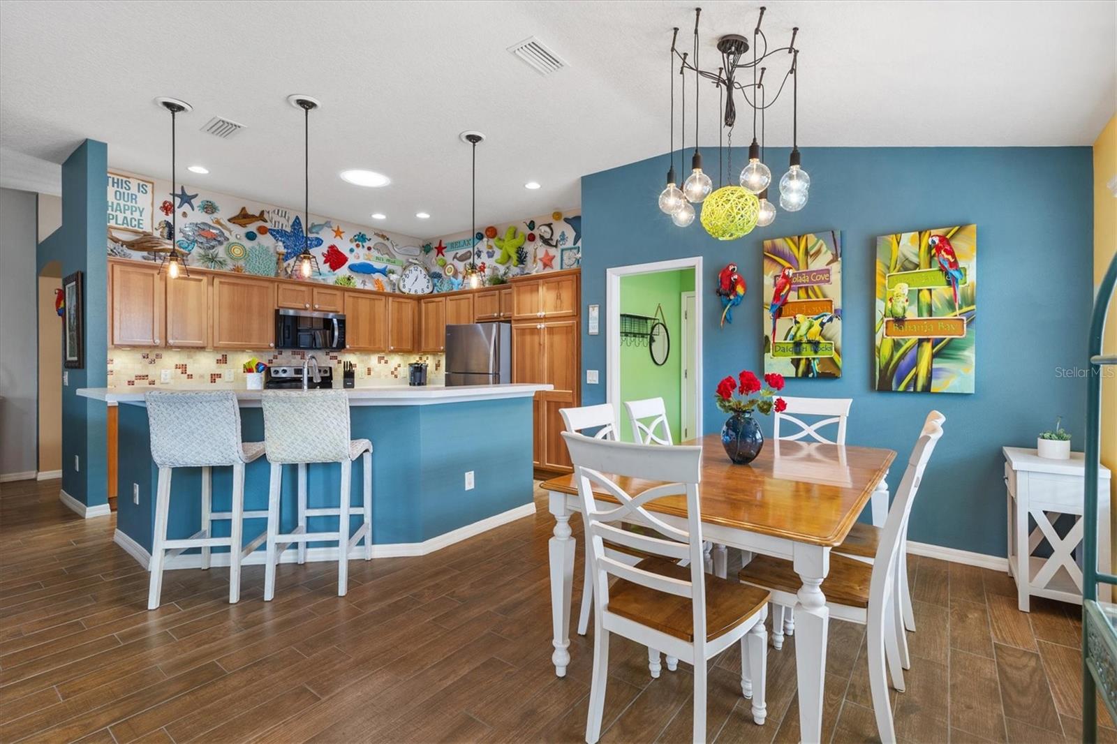 OPEN FLOOR PLAN