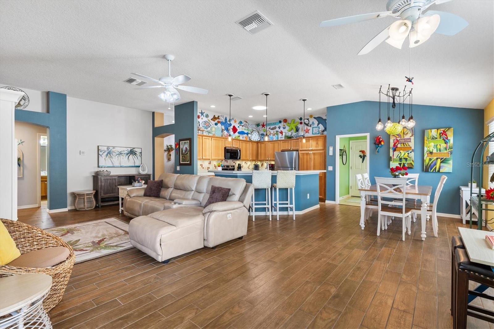OPEN FLOOR PLAN