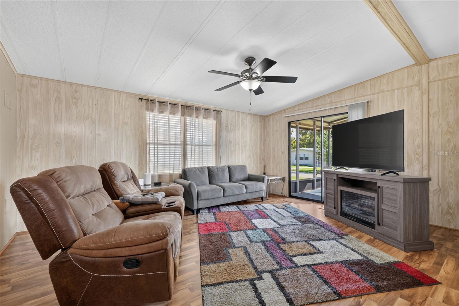 2005 STACEY DR, Mount Dora, FL 32757